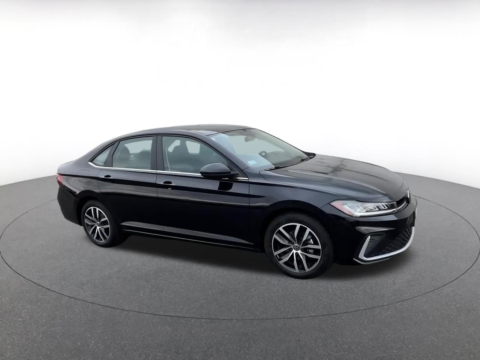 Thumbnail: 2025 Volkswagen Jetta - 2