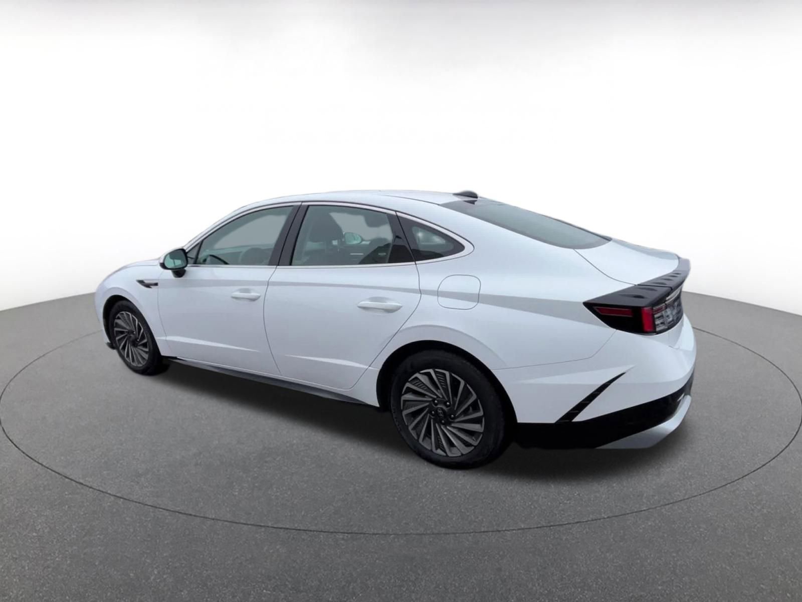 Thumbnail: 2025 Hyundai Sonata - 10