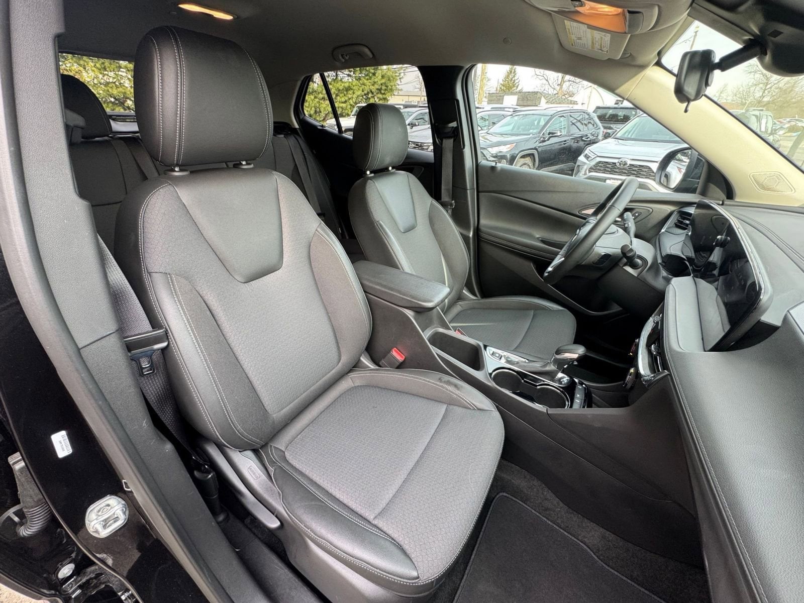 Thumbnail: 2025 Buick Encore GX - 35