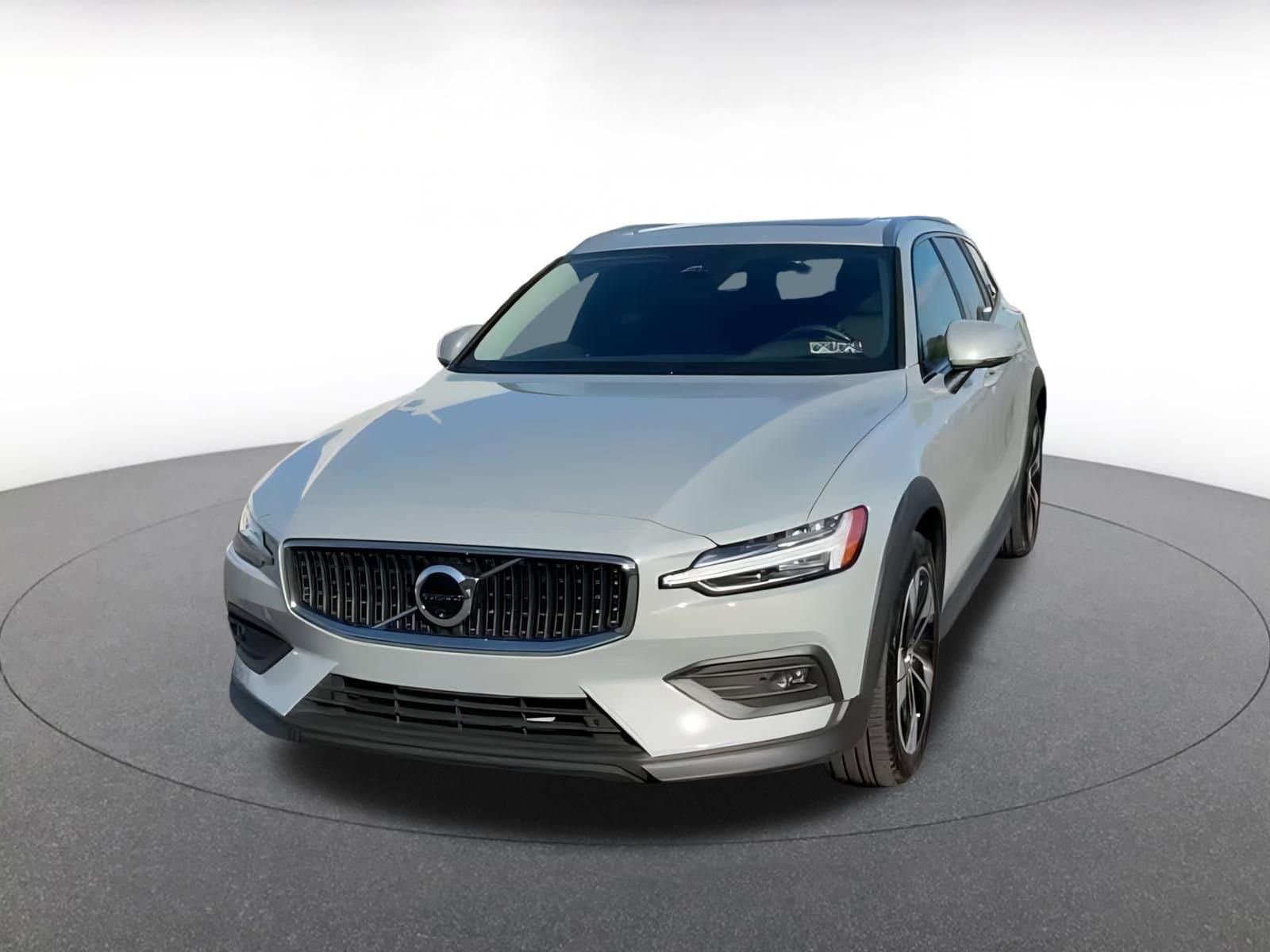 Thumbnail: 2025 Volvo S60 - 4