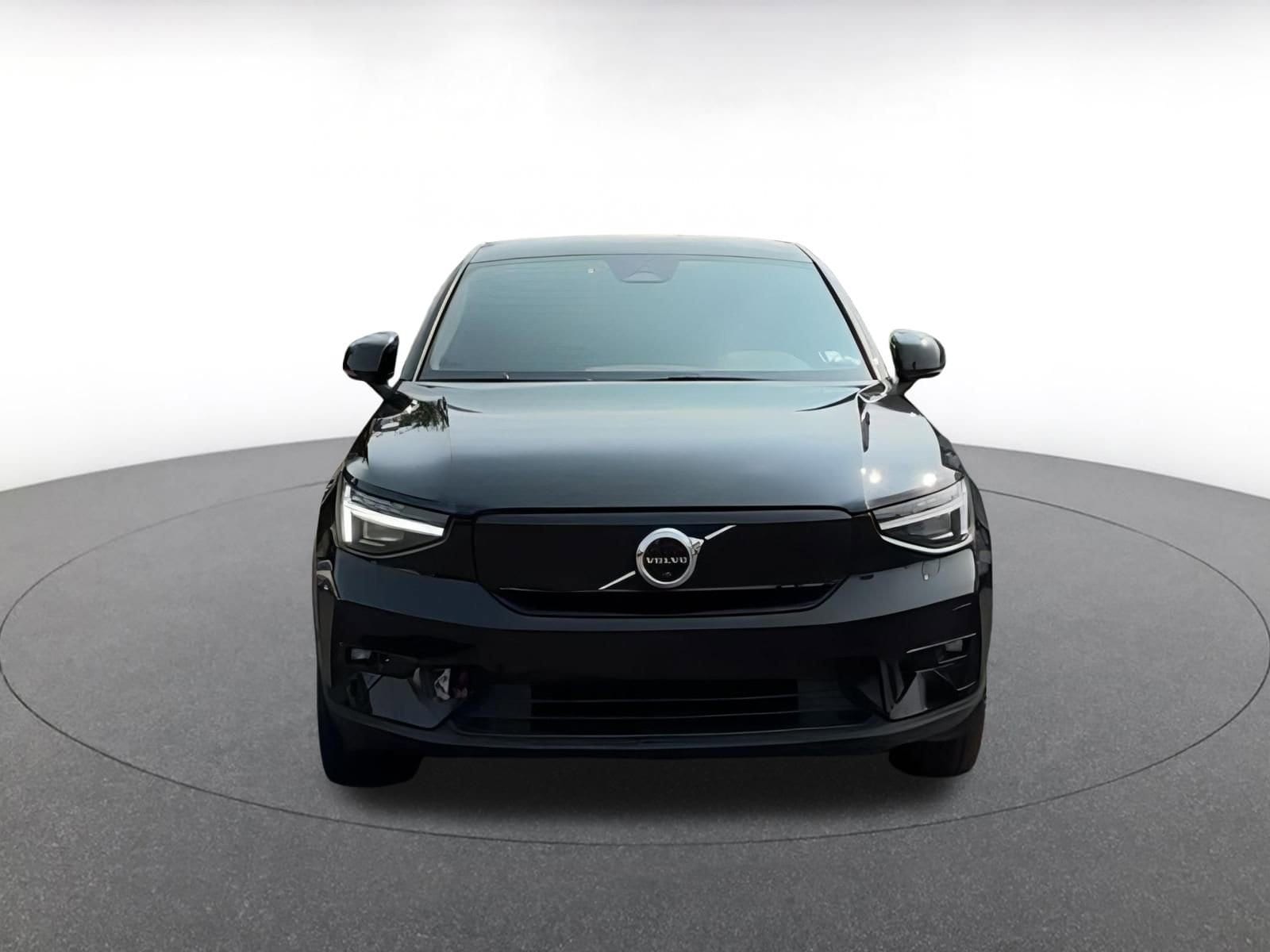 Thumbnail: 2023 Volvo C40 - 6