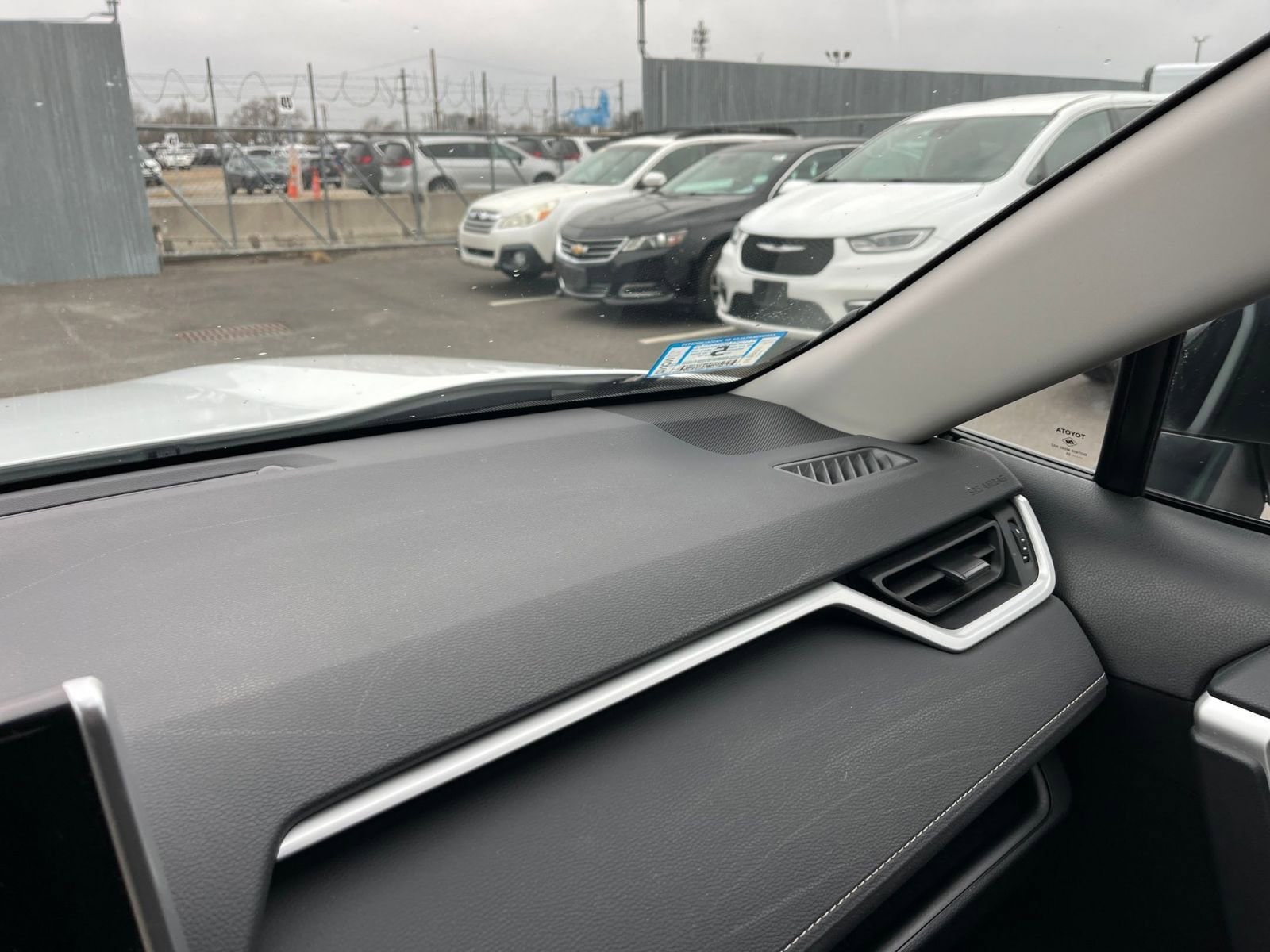 Thumbnail: 2025 Toyota RAV4 - 34