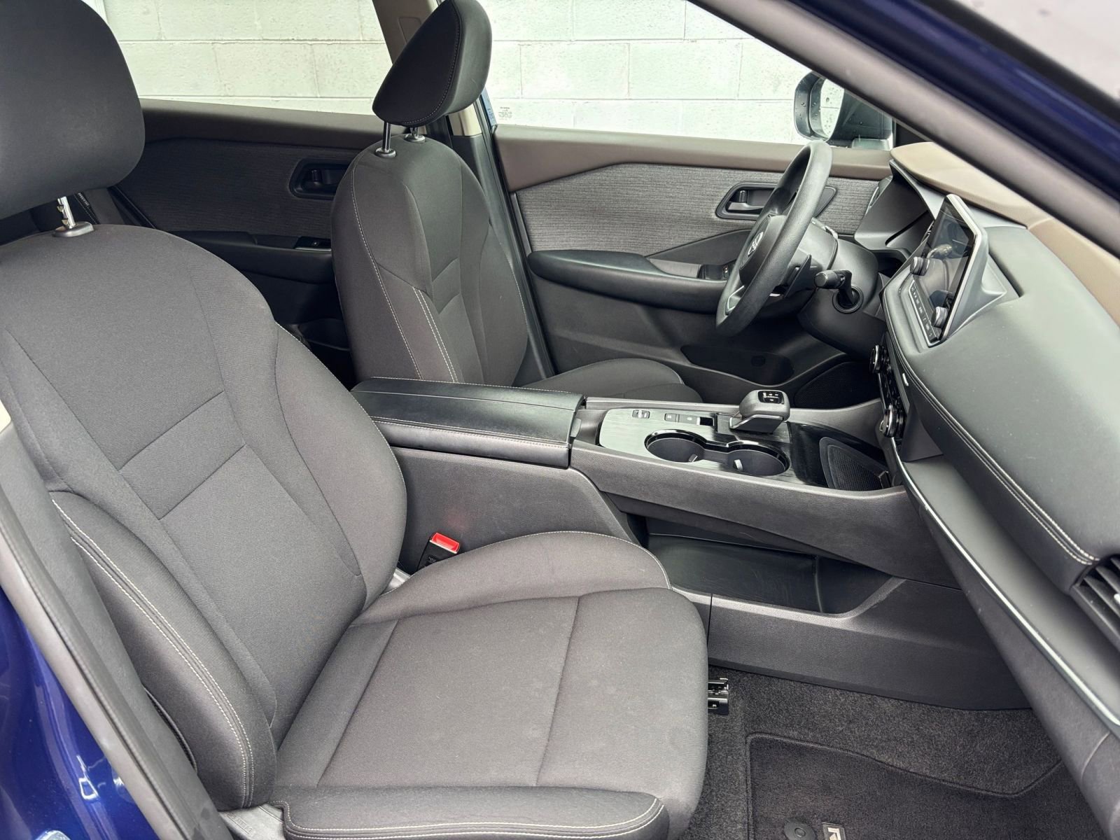 2023 Nissan Rogue S 27