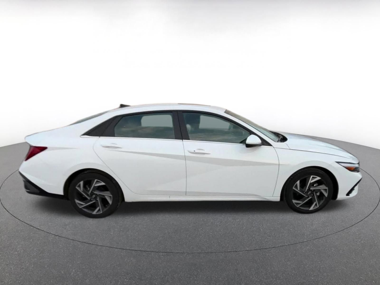 Thumbnail: 2025 Hyundai Elantra - 16