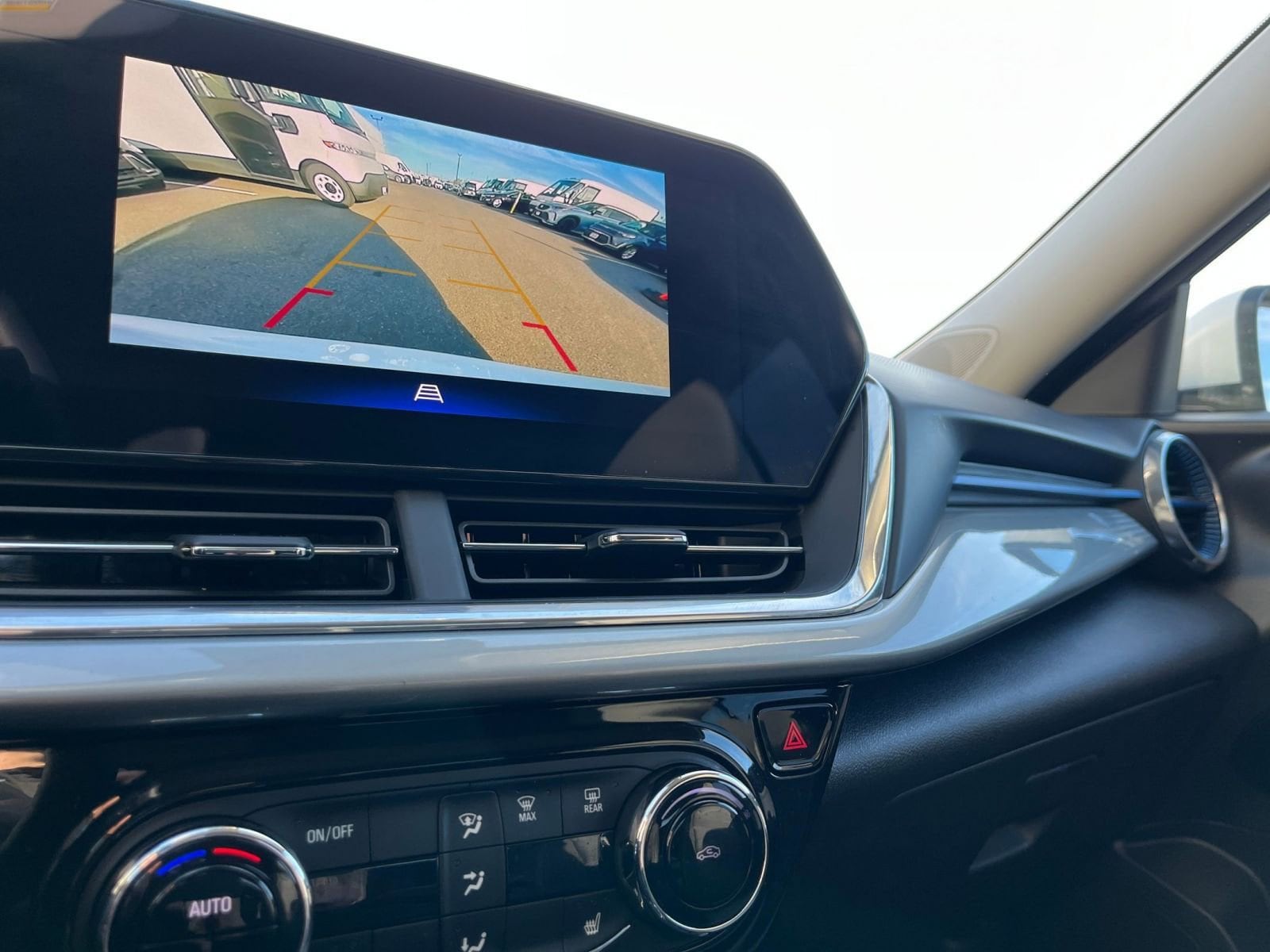 Thumbnail: 2025 Chevrolet Trax - 17