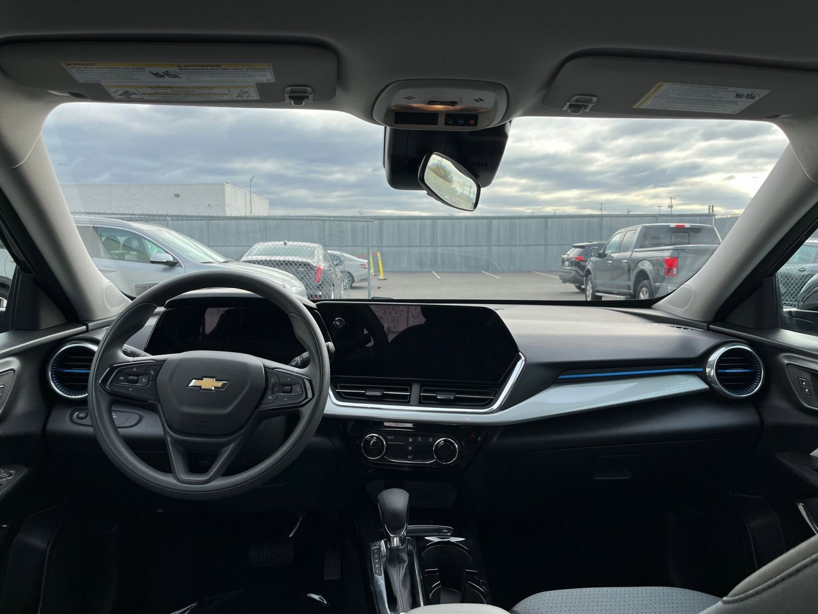 Thumbnail: 2025 Chevrolet Trax - 32