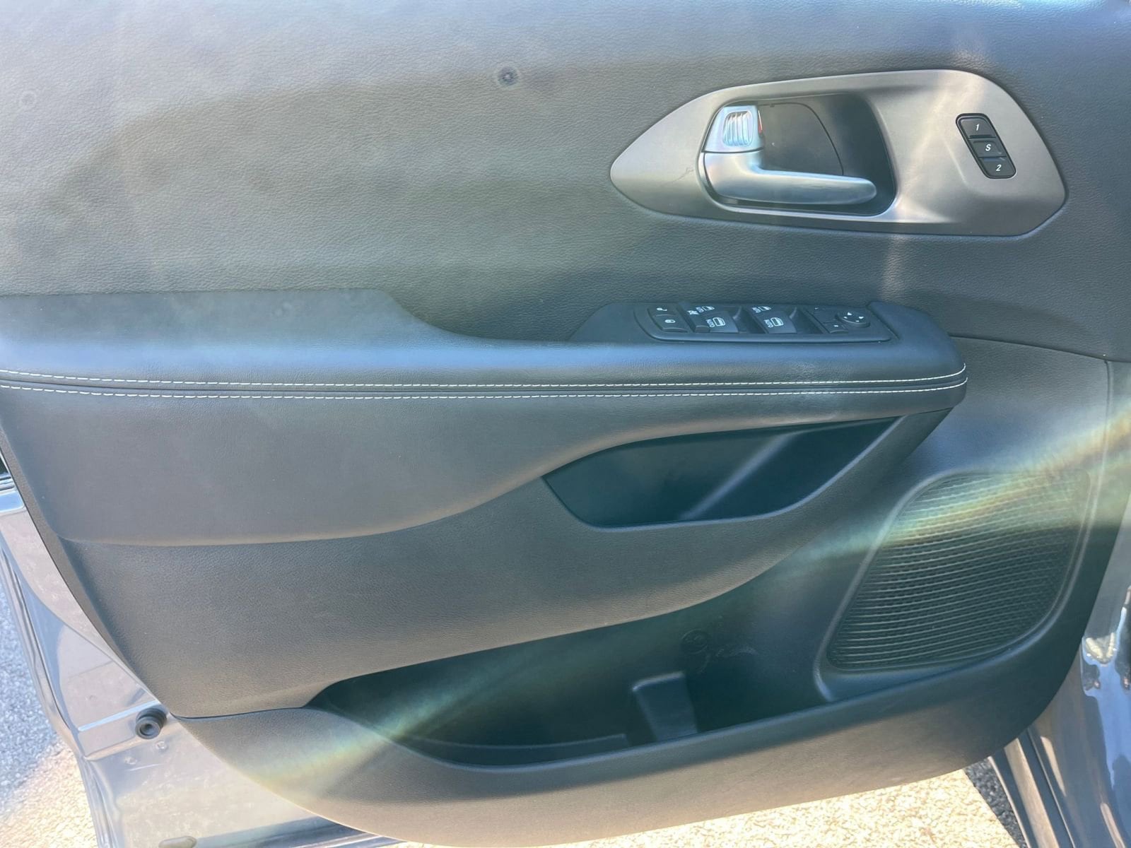 Thumbnail: 2025 Chrysler Pacifica - 20