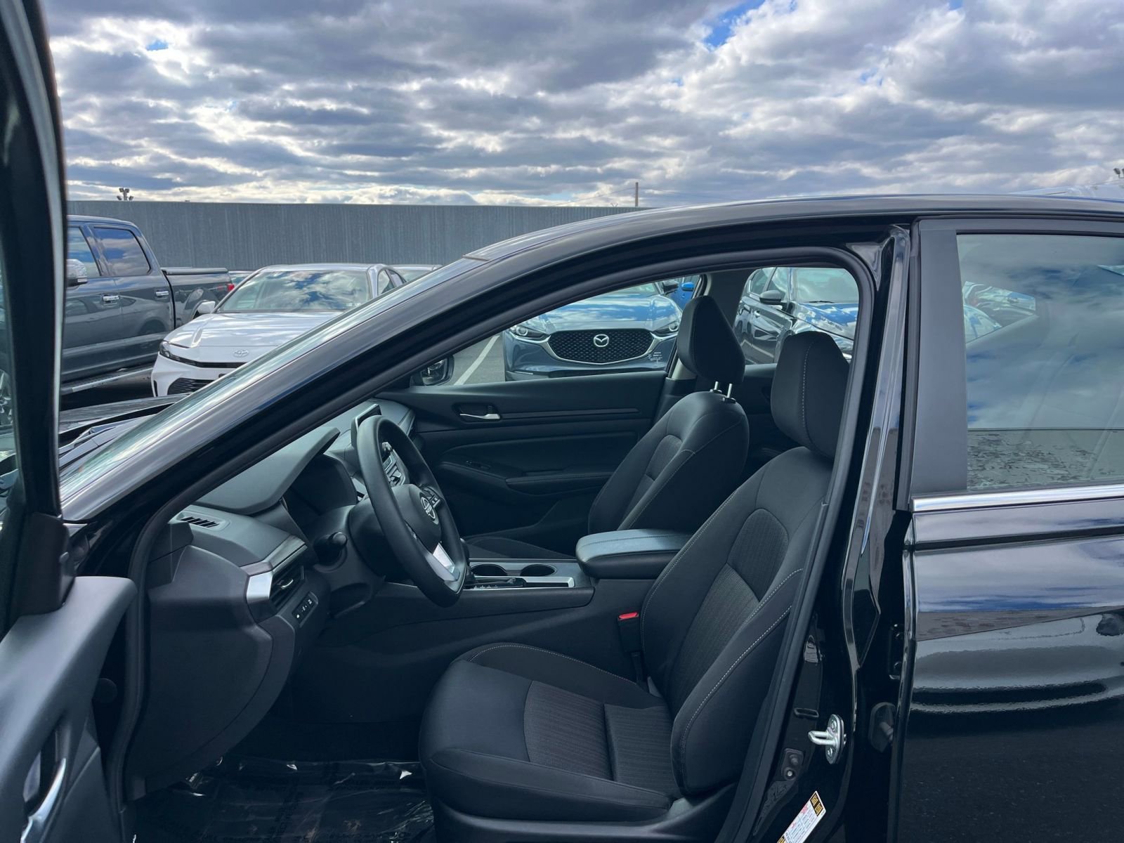 Thumbnail: 2025 Nissan Altima - 28