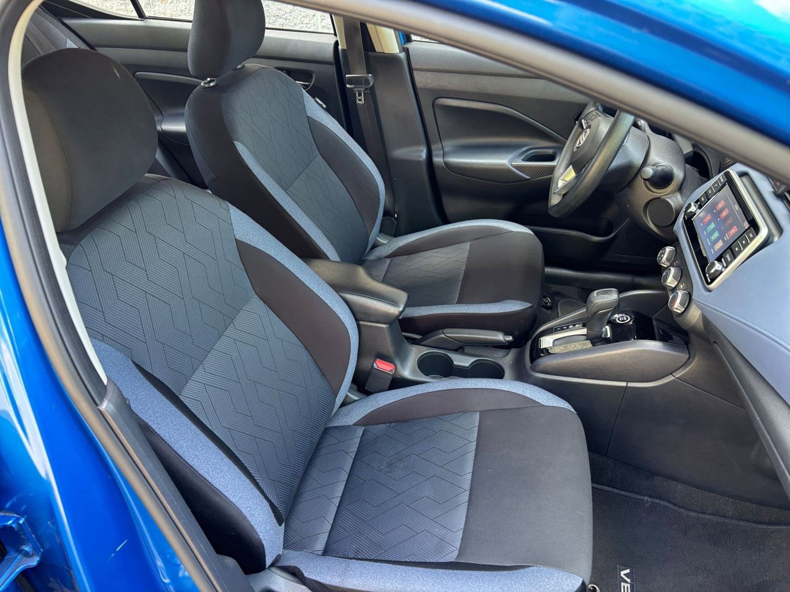 2023 Nissan Versa 1.6 SV 27