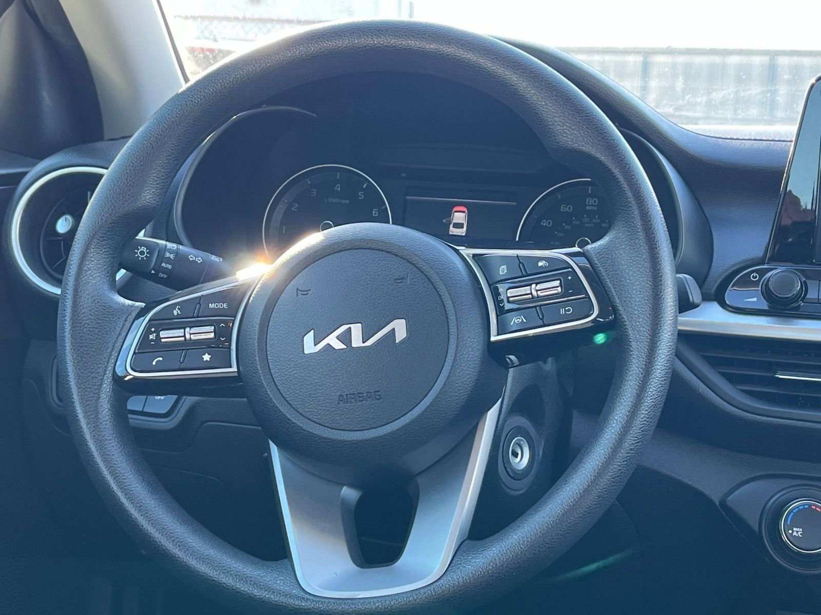 Thumbnail: 2024 Kia Forte - 25