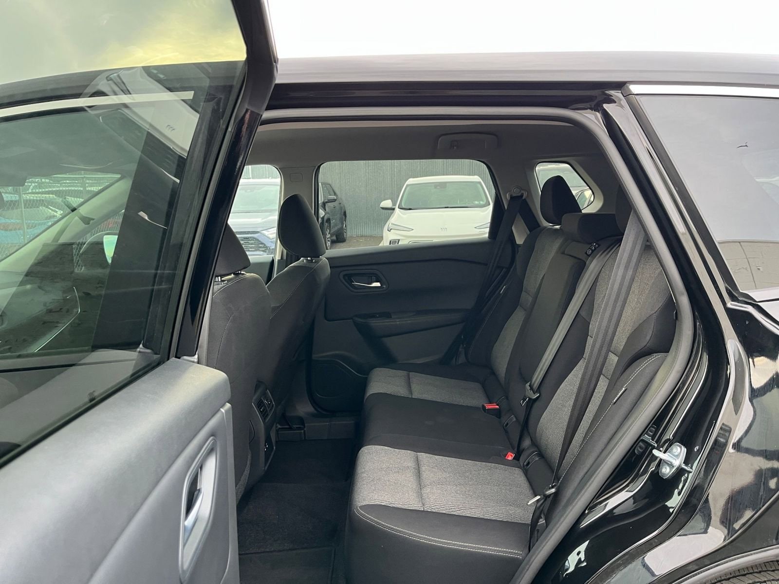 Thumbnail: 2025 Nissan Rogue - 27