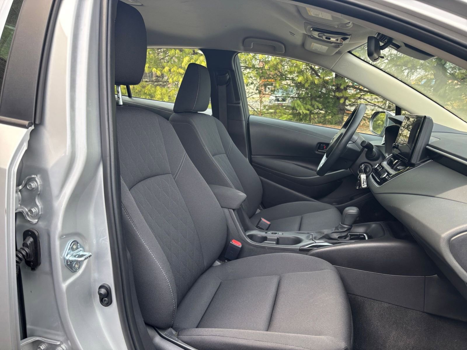 Thumbnail: 2025 Toyota Corolla - 28