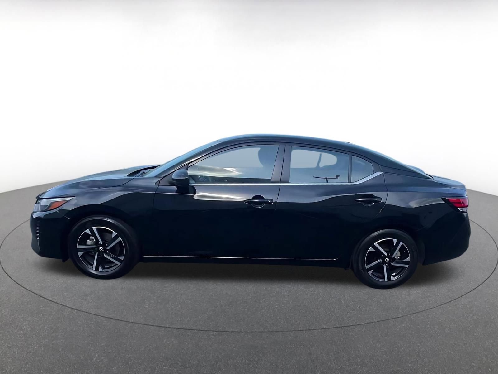 Thumbnail: 2025 Nissan Sentra - 9