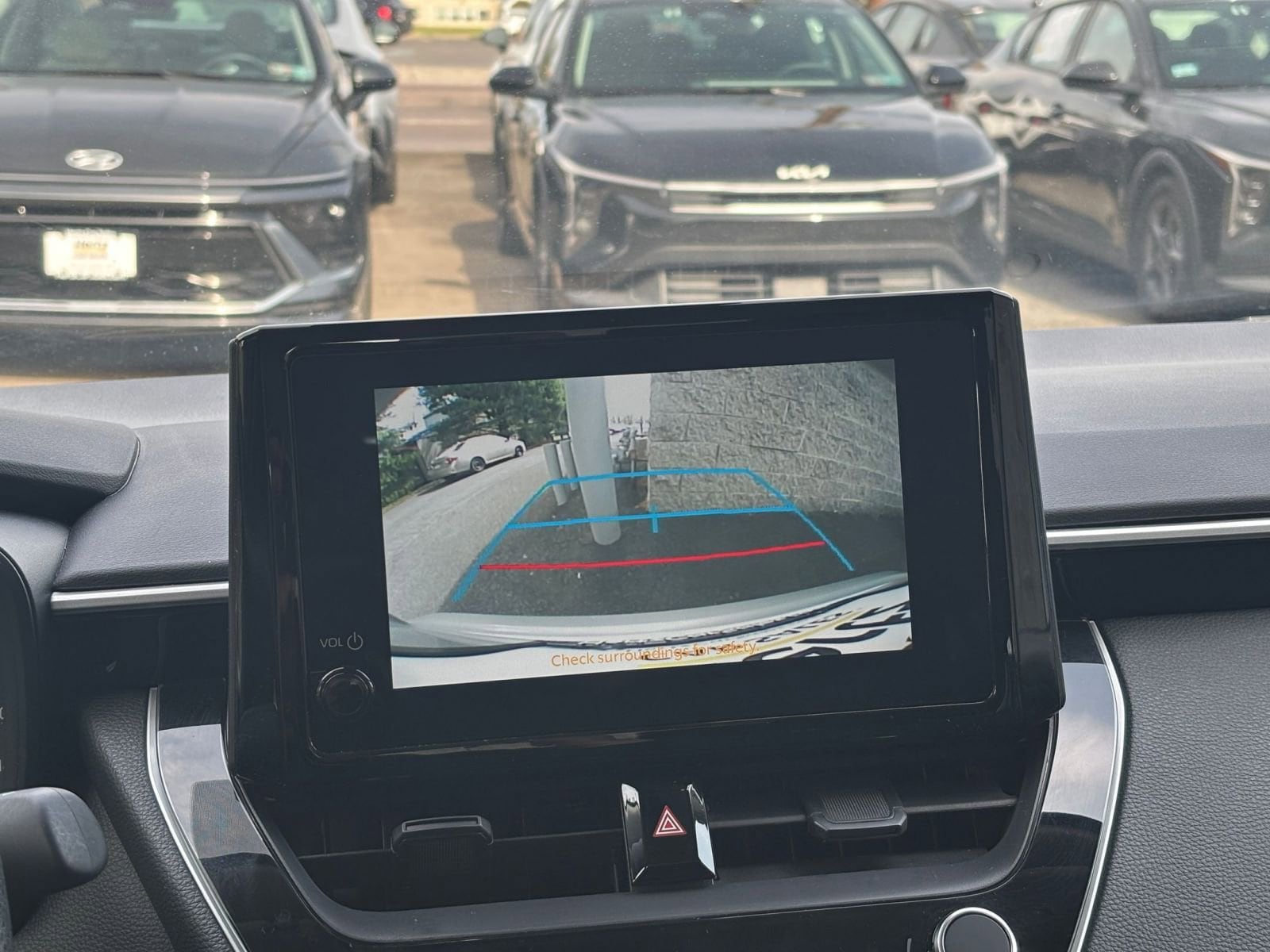 Thumbnail: 2025 Toyota Corolla - 25