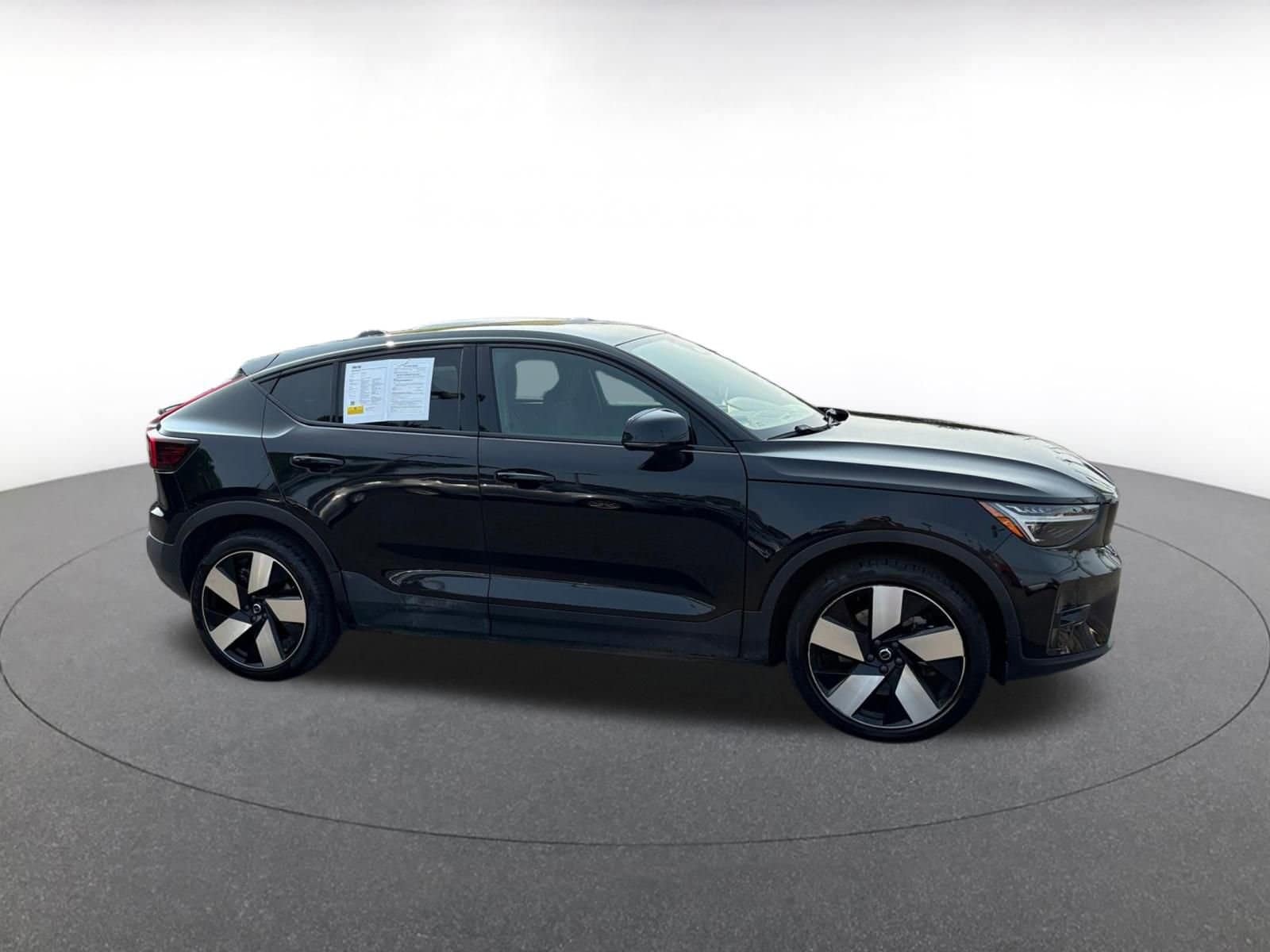 Thumbnail: 2023 Volvo C40 - 2