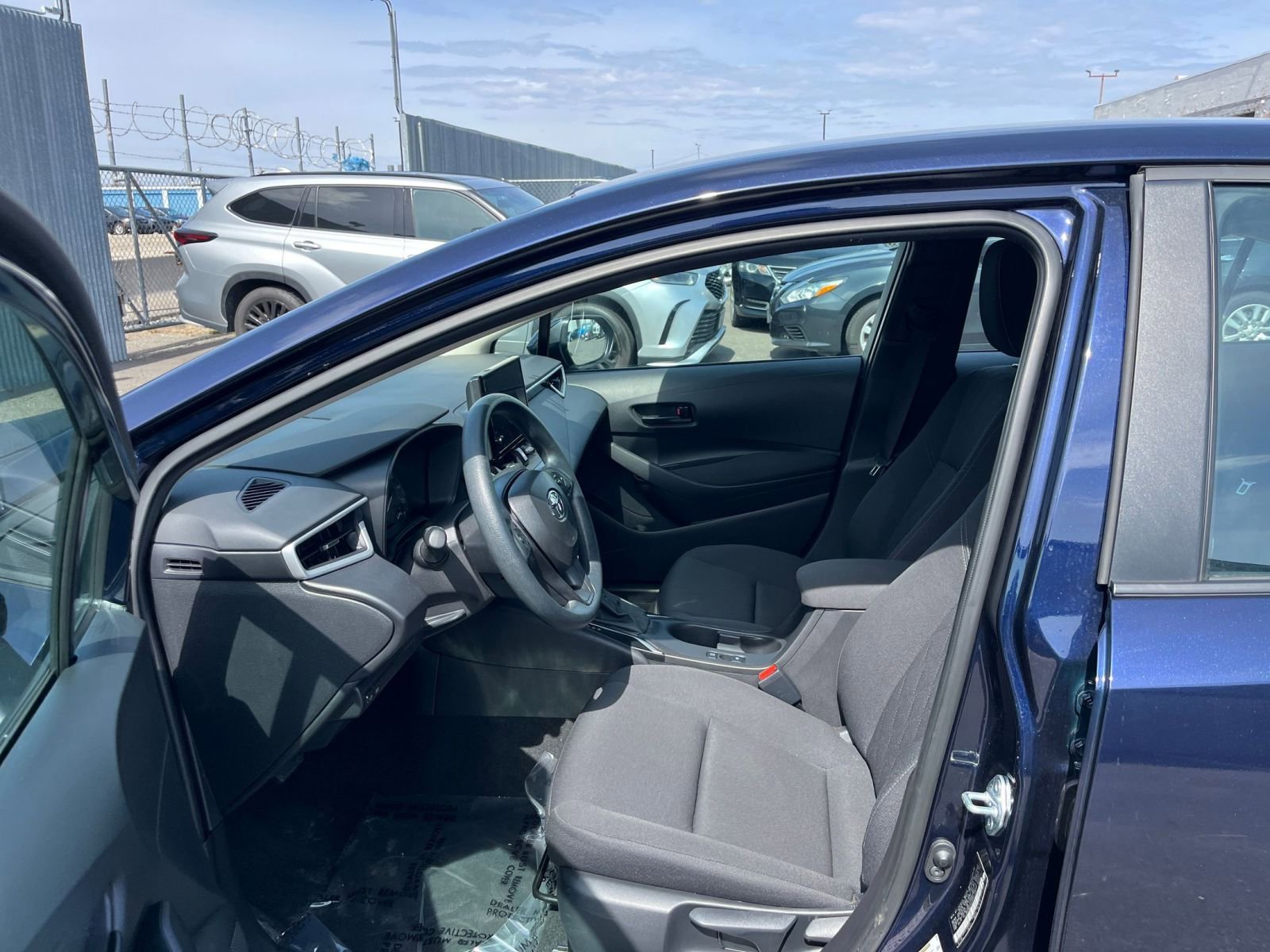 Thumbnail: 2025 Toyota Corolla - 25