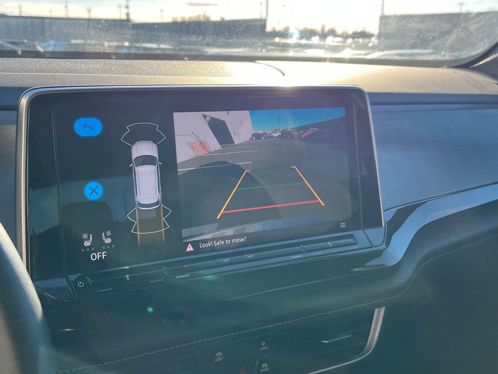 Thumbnail: 2025 Volkswagen Atlas - 18