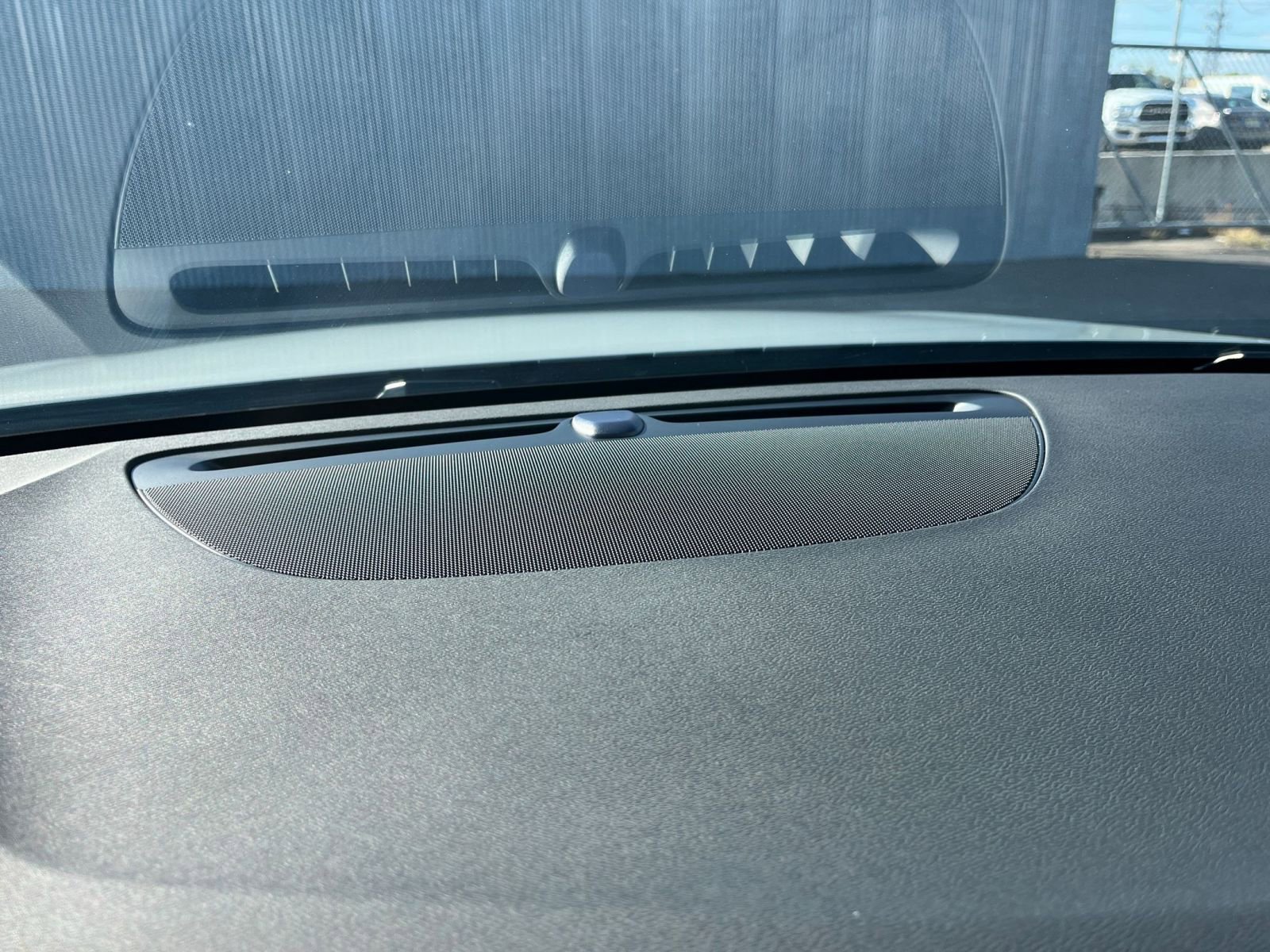 Thumbnail: 2025 Volvo S60 - 18