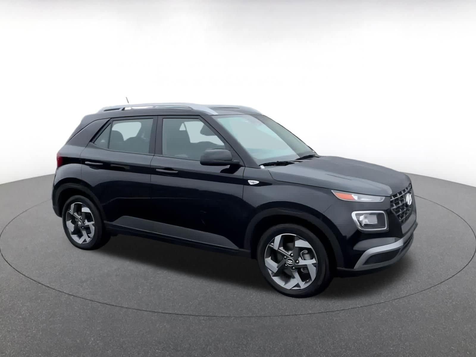 Thumbnail: 2025 Hyundai Venue - 2