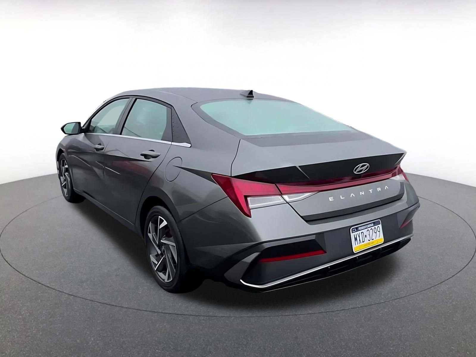 Thumbnail: 2025 Hyundai Elantra - 11