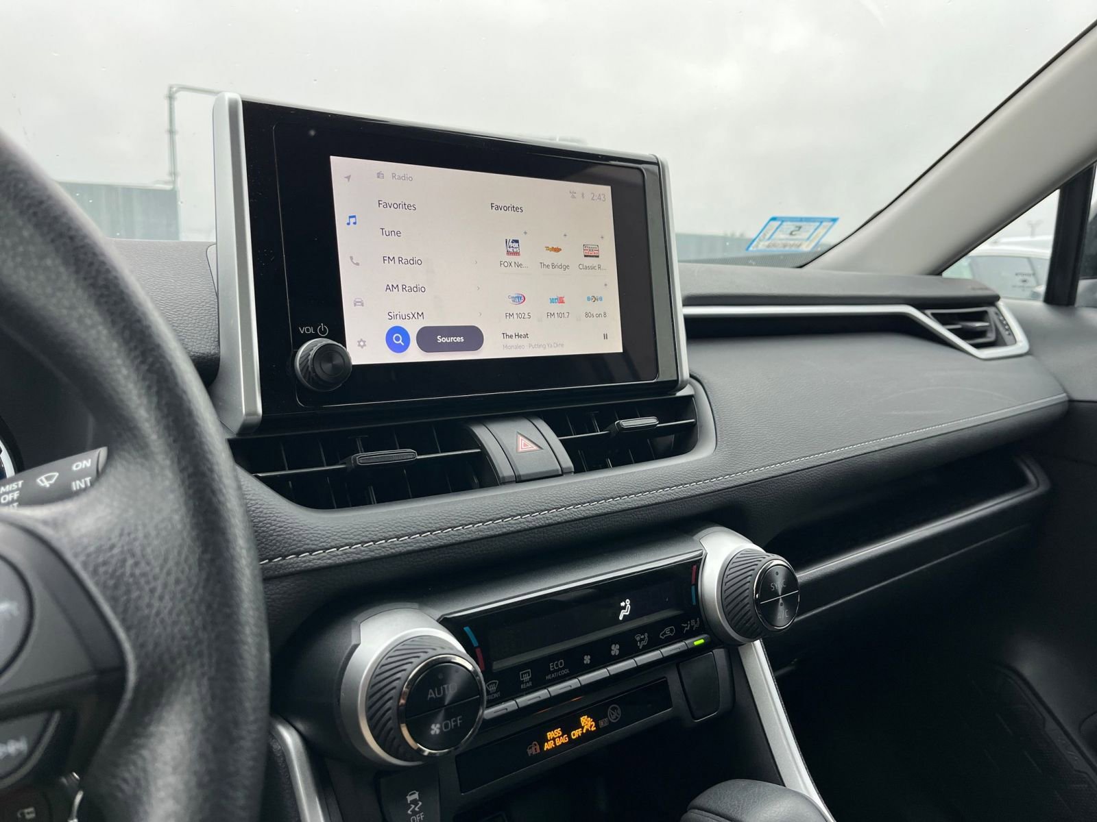 Thumbnail: 2025 Toyota RAV4 - 21