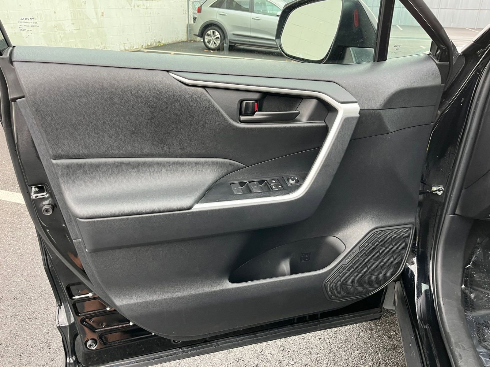 Thumbnail: 2025 Toyota RAV4 - 20