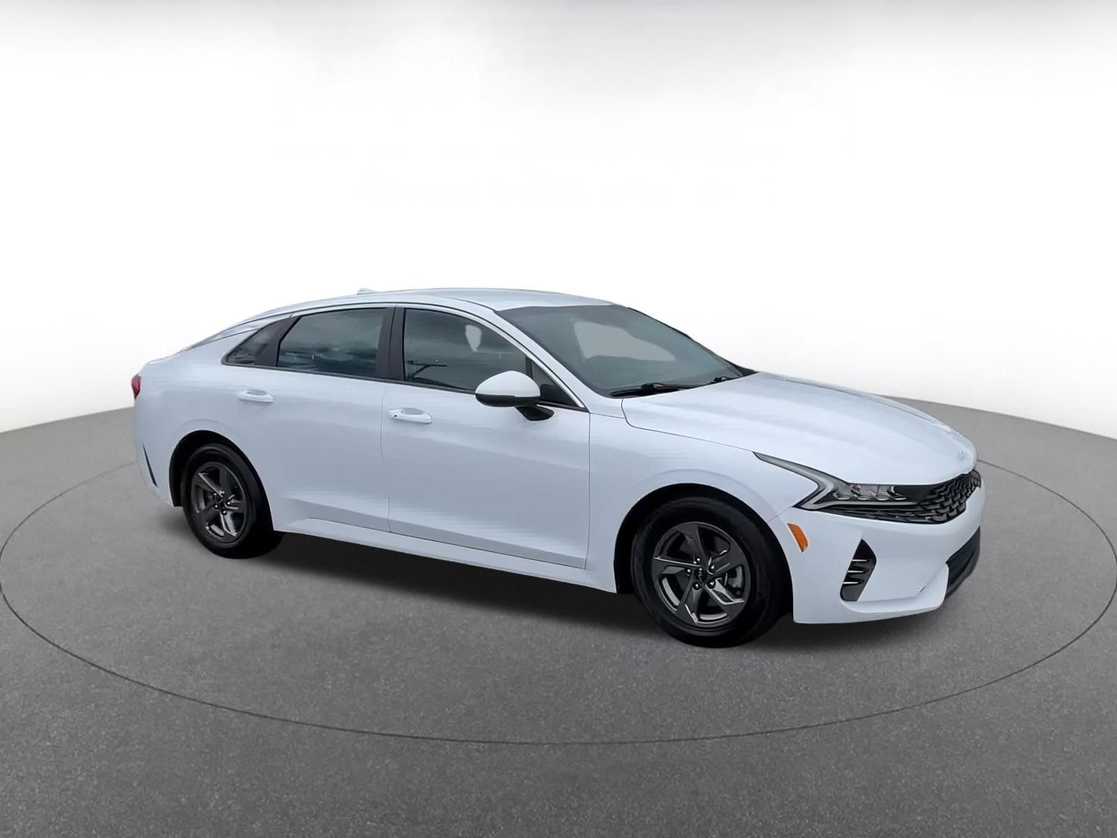 Thumbnail: 2023 Kia K5 - 2