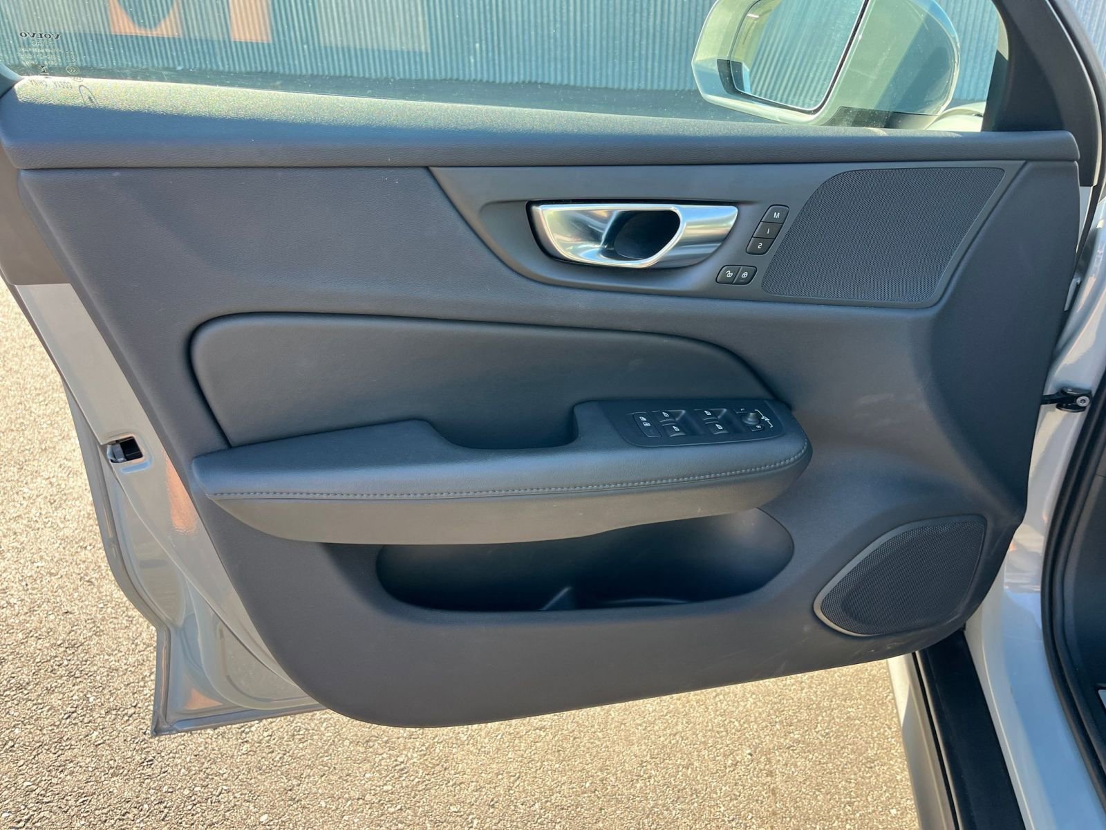 Thumbnail: 2025 Volvo S60 - 20