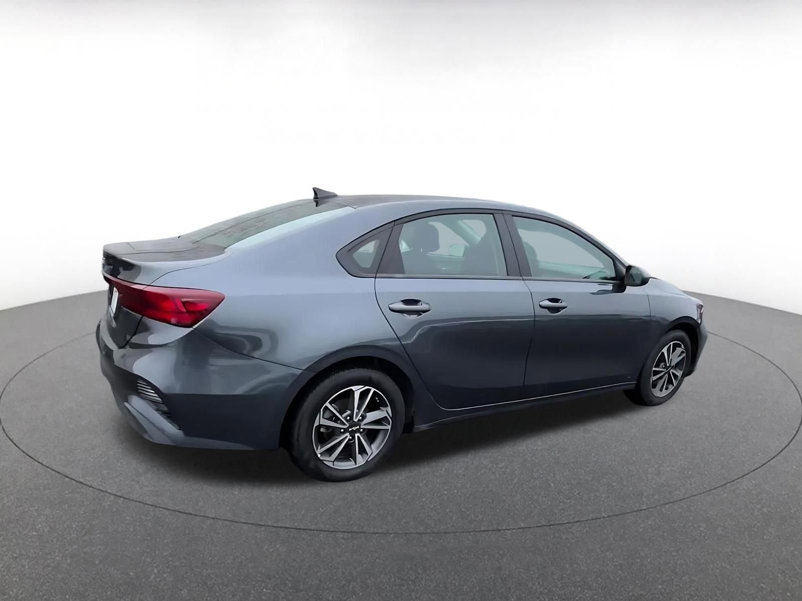 Thumbnail: 2024 Kia Forte - 14