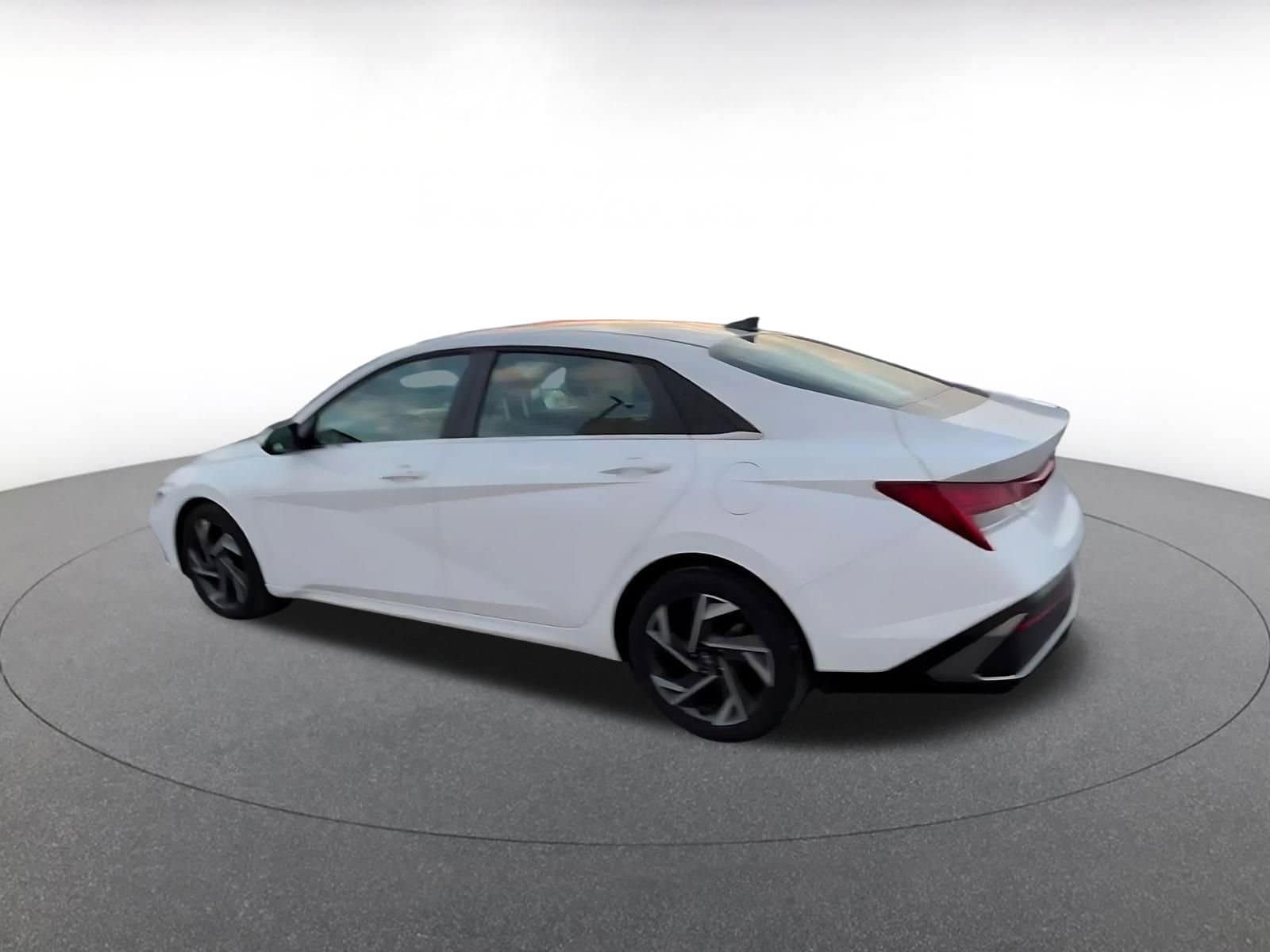 Thumbnail: 2025 Hyundai Elantra - 10