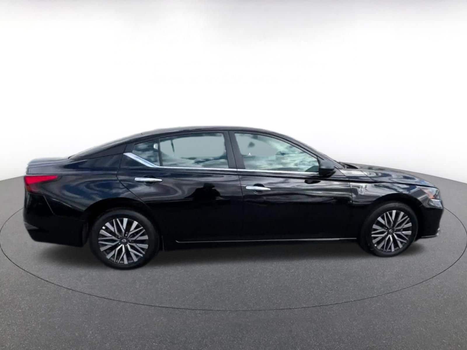 Thumbnail: 2025 Nissan Altima - 16