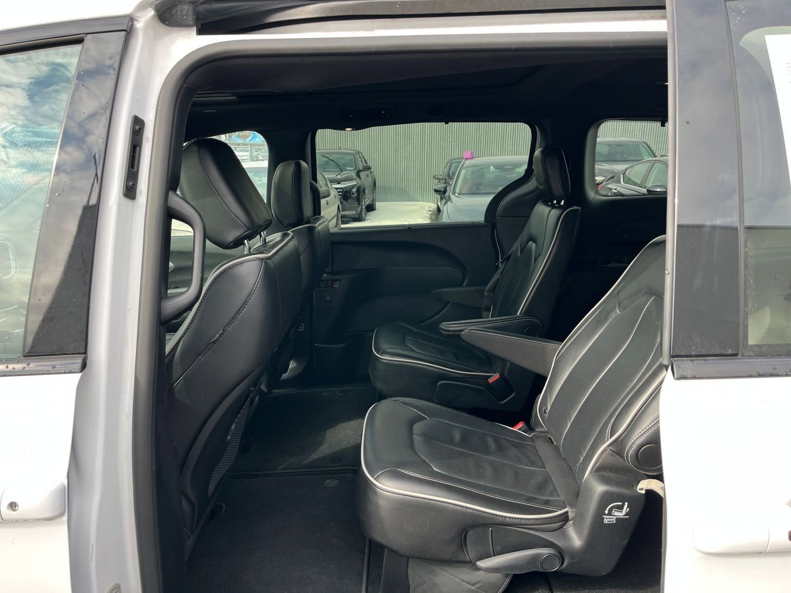 Thumbnail: 2025 Chrysler Pacifica - 27