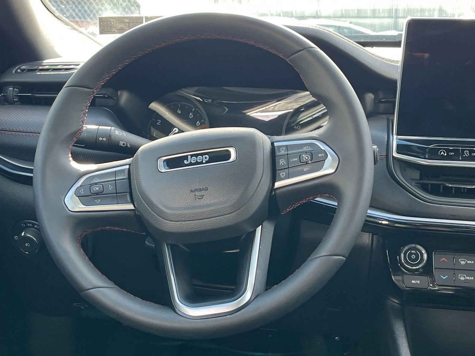 Thumbnail: 2025 Jeep Compass - 27