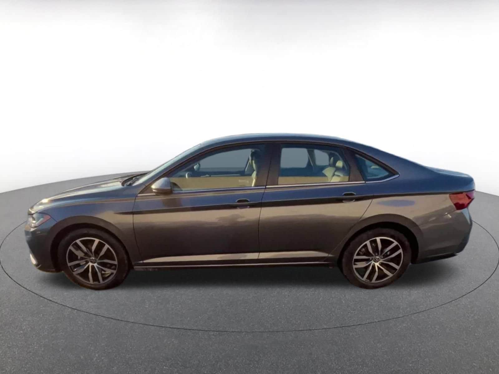 Thumbnail: 2025 Volkswagen Jetta - 9