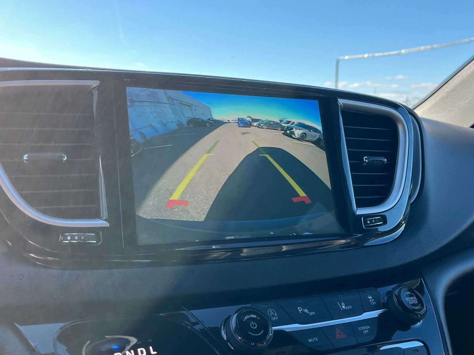 Thumbnail: 2025 Chrysler Pacifica - 17