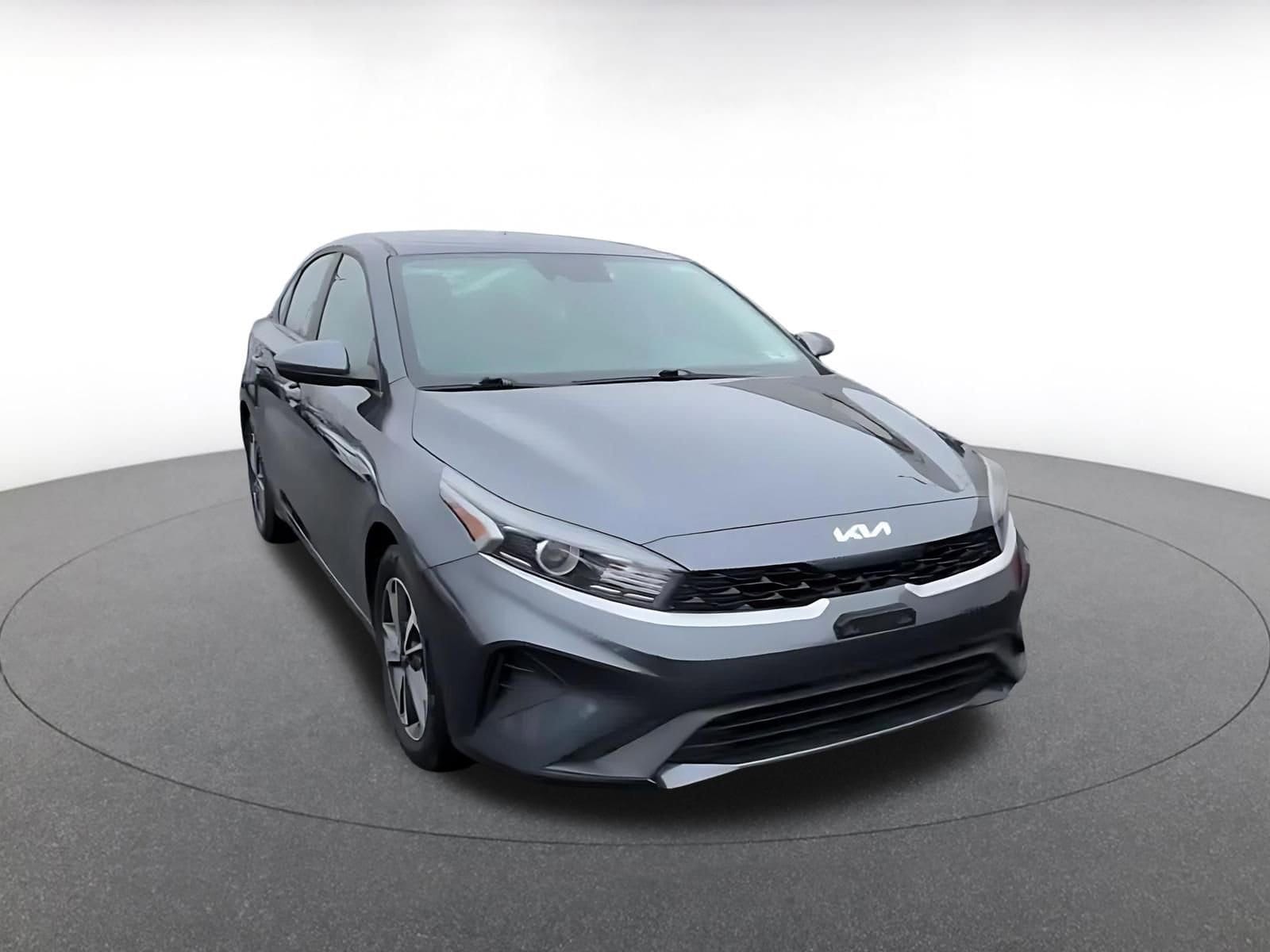 Thumbnail: 2024 Kia Forte - 3