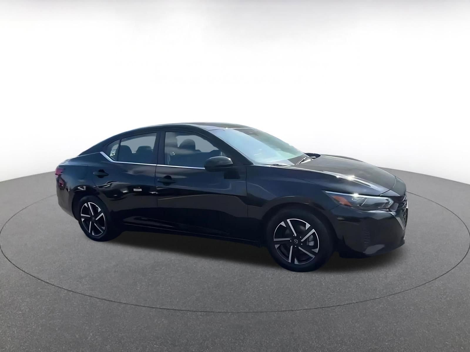 Thumbnail: 2025 Nissan Sentra - 2
