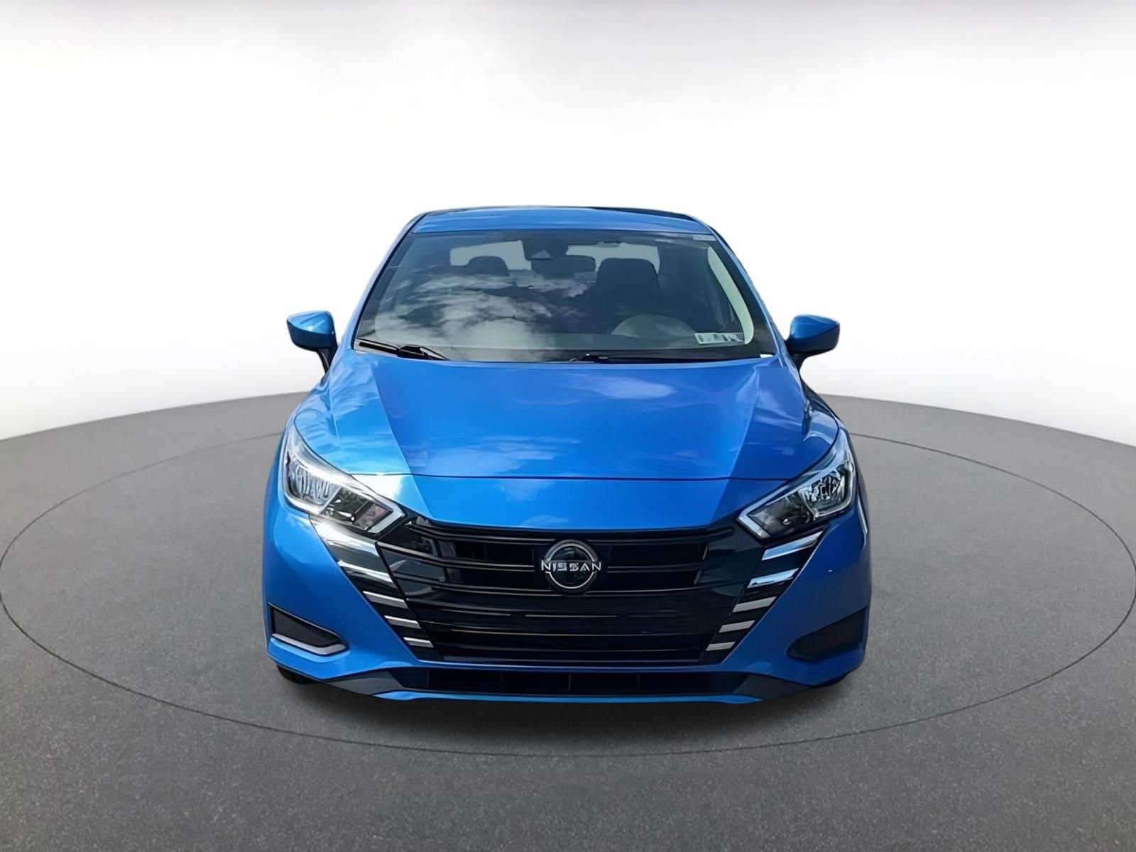 2023 Nissan Versa 1.6 SV 3