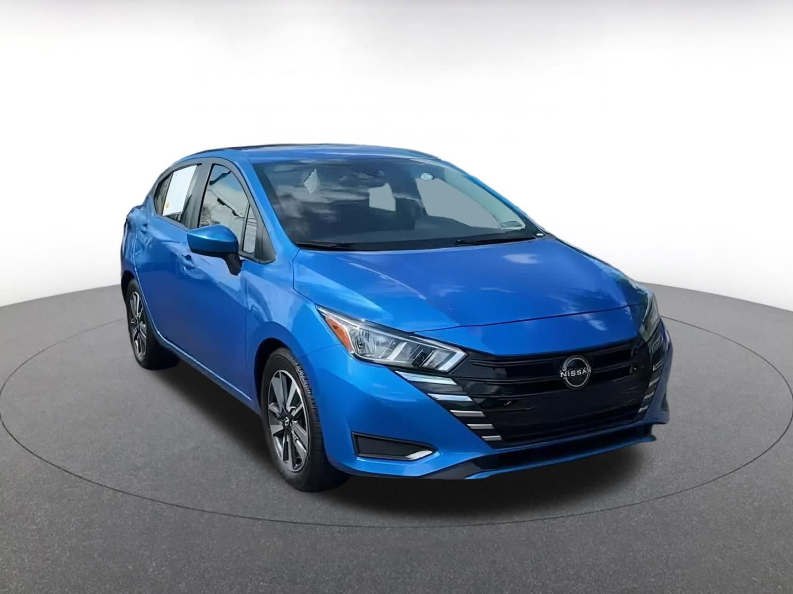 2023 Nissan Versa 1.6 SV 2