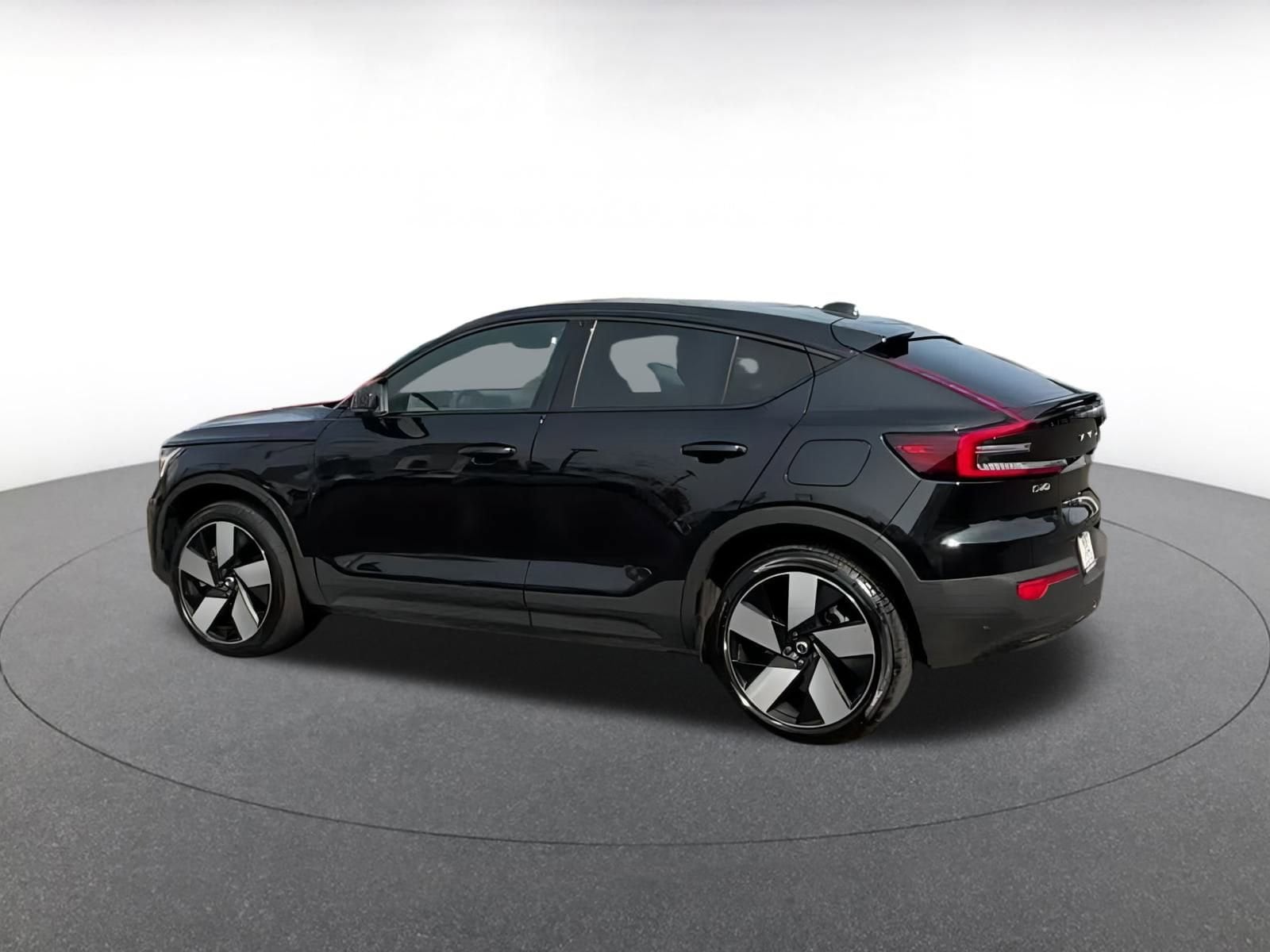 Thumbnail: 2023 Volvo C40 - 5