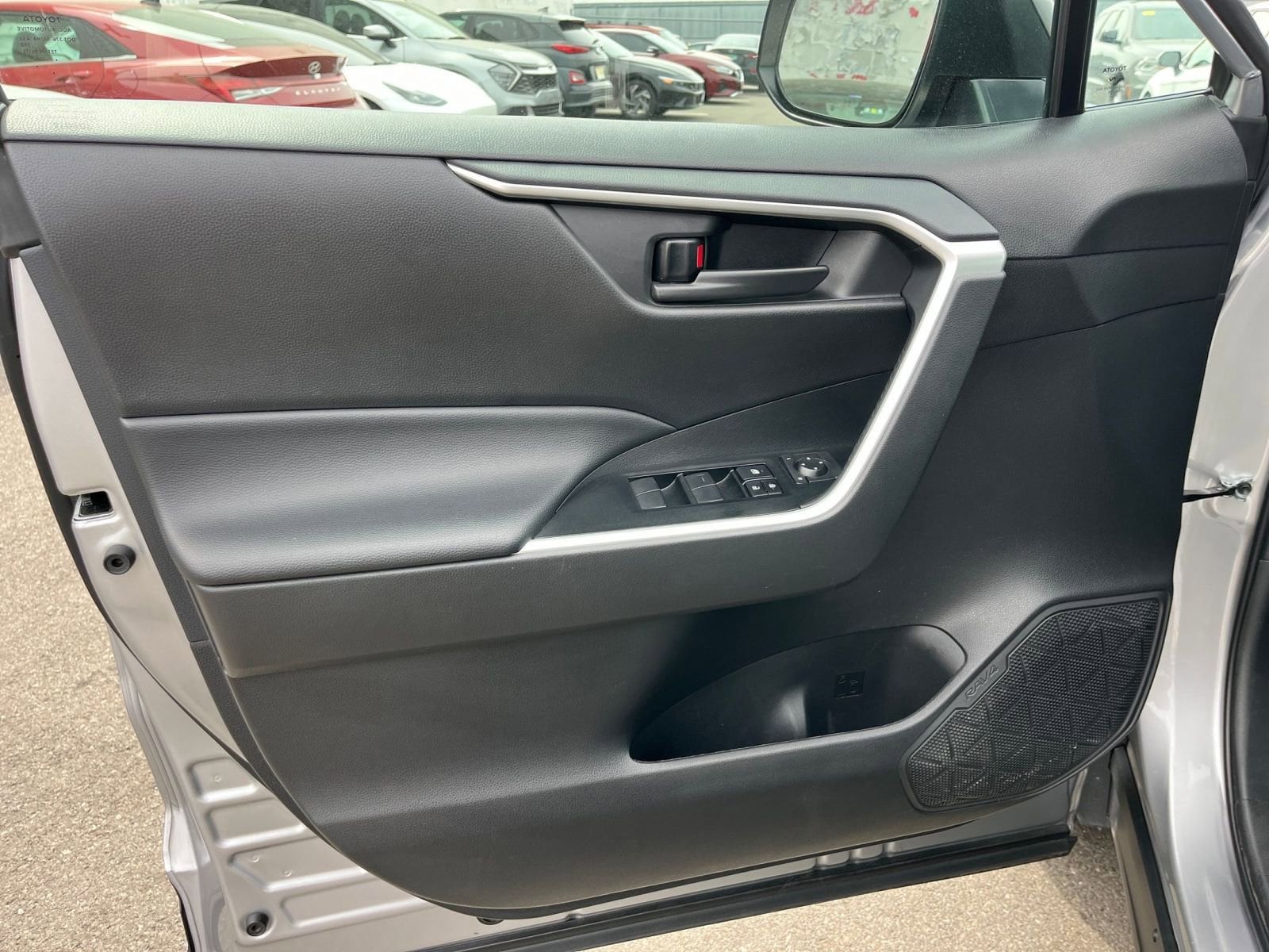 Thumbnail: 2025 Toyota RAV4 - 20