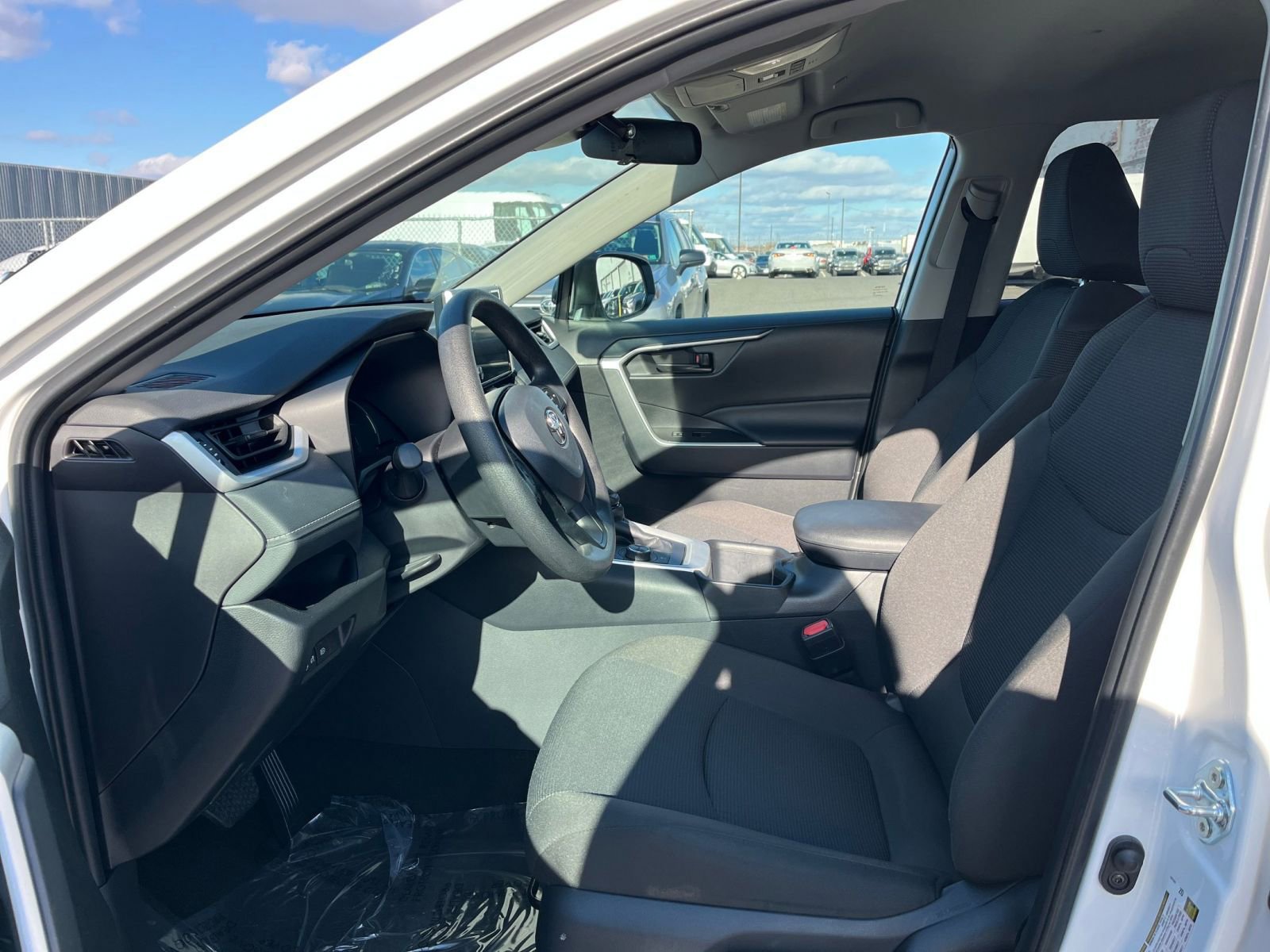 Thumbnail: 2025 Toyota RAV4 - 25