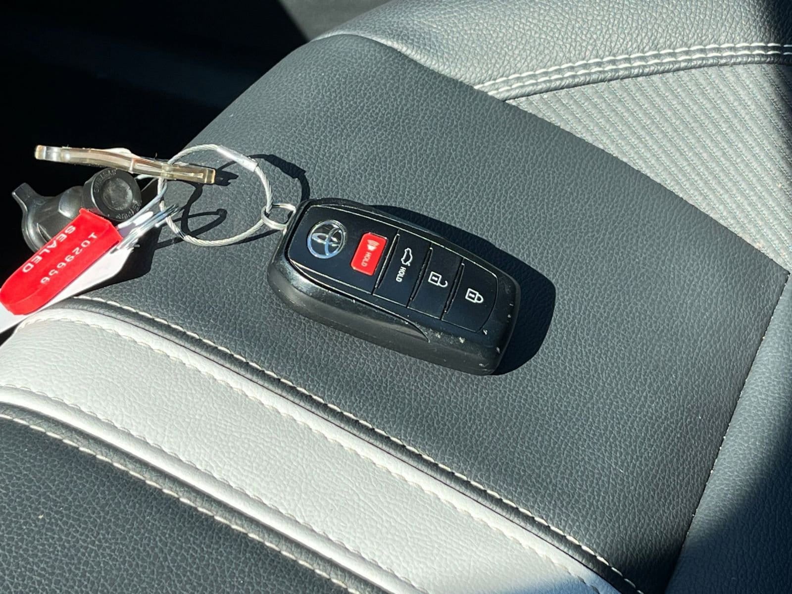 Thumbnail: 2025 Toyota Camry - 21