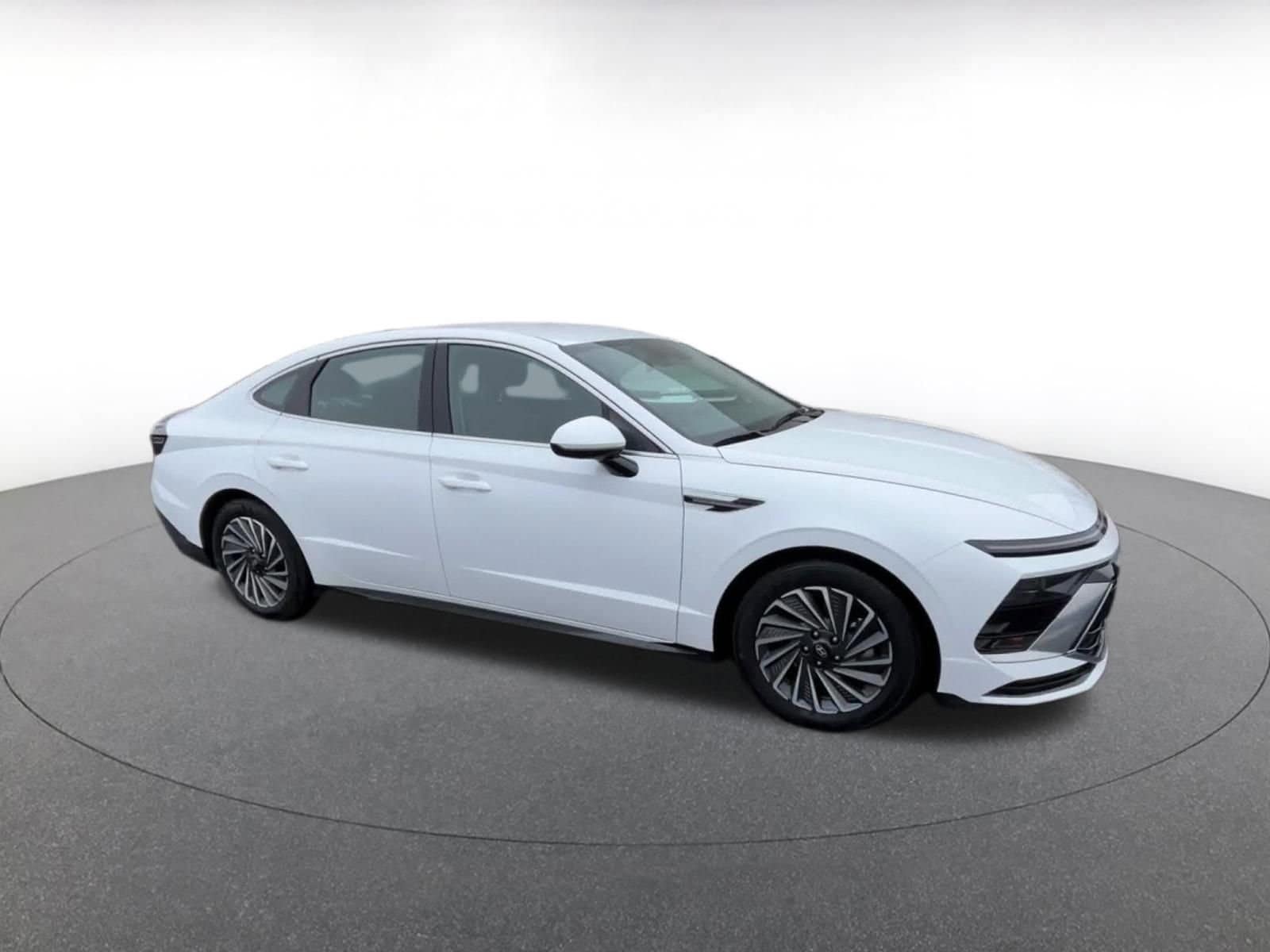 Thumbnail: 2025 Hyundai Sonata - 2