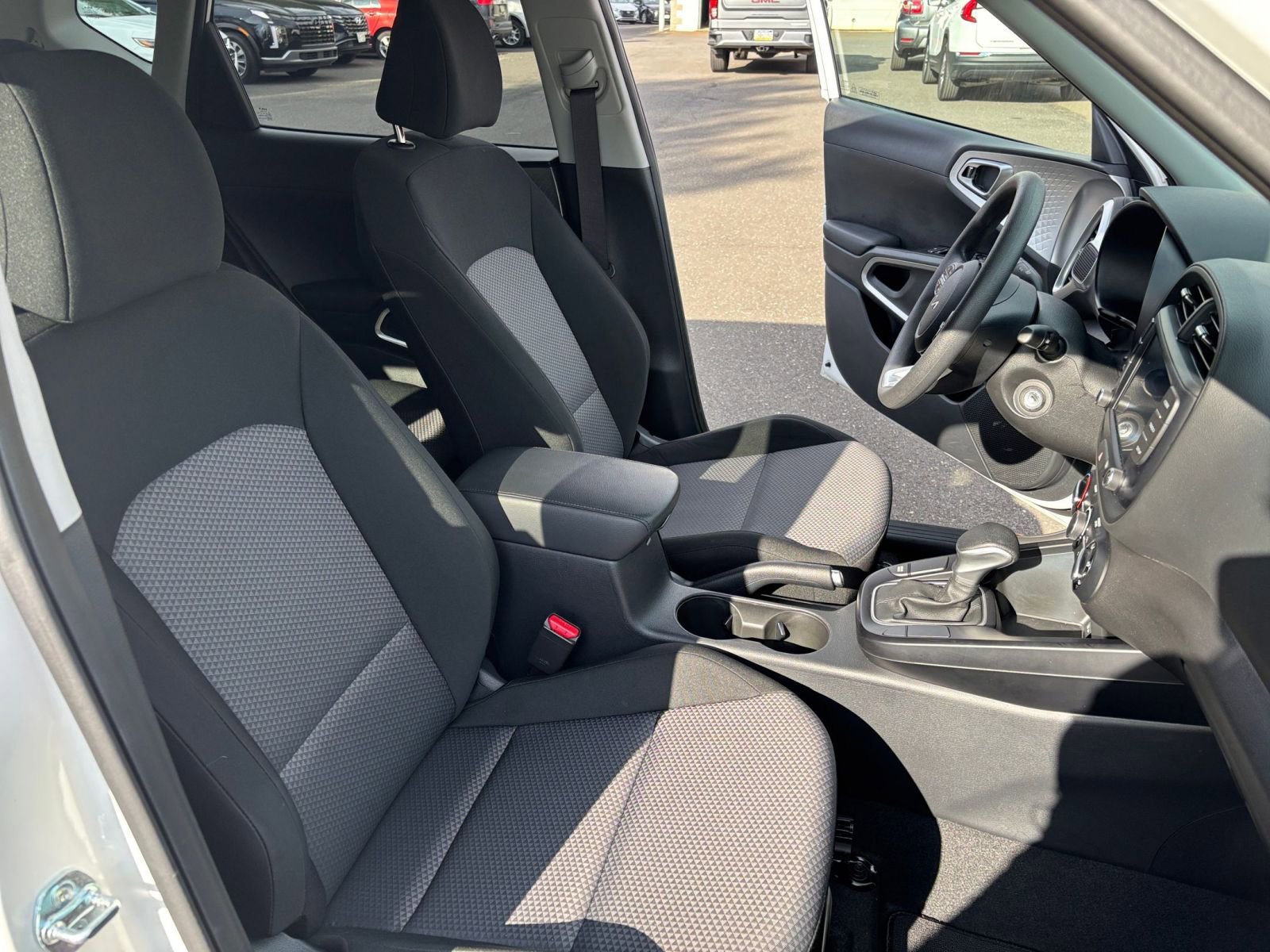 2024 Kia Soul LX 32
