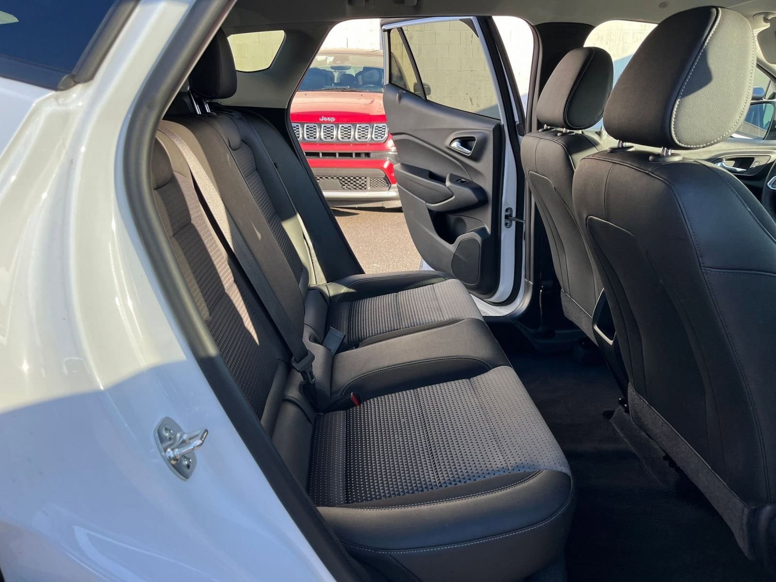 Thumbnail: 2025 Chevrolet Trax - 24