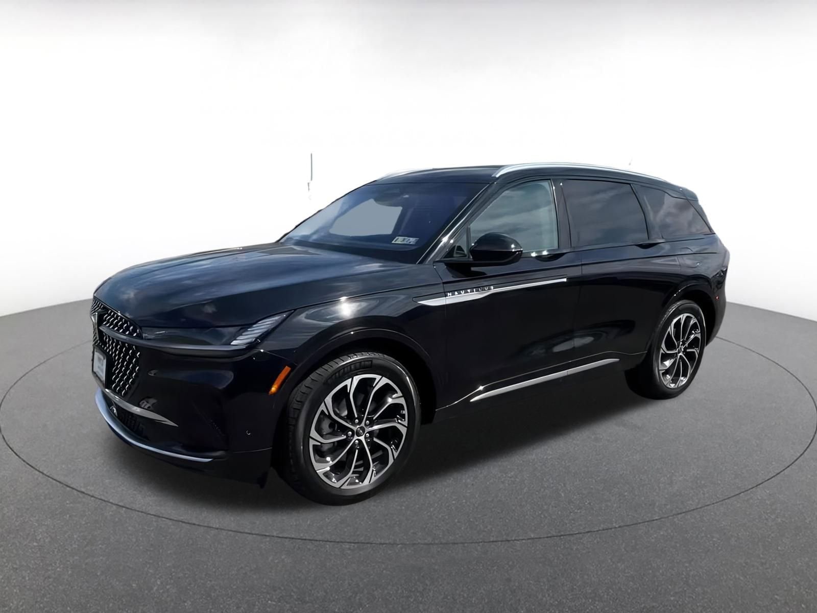 Thumbnail: 2024 Lincoln Nautilus - 8