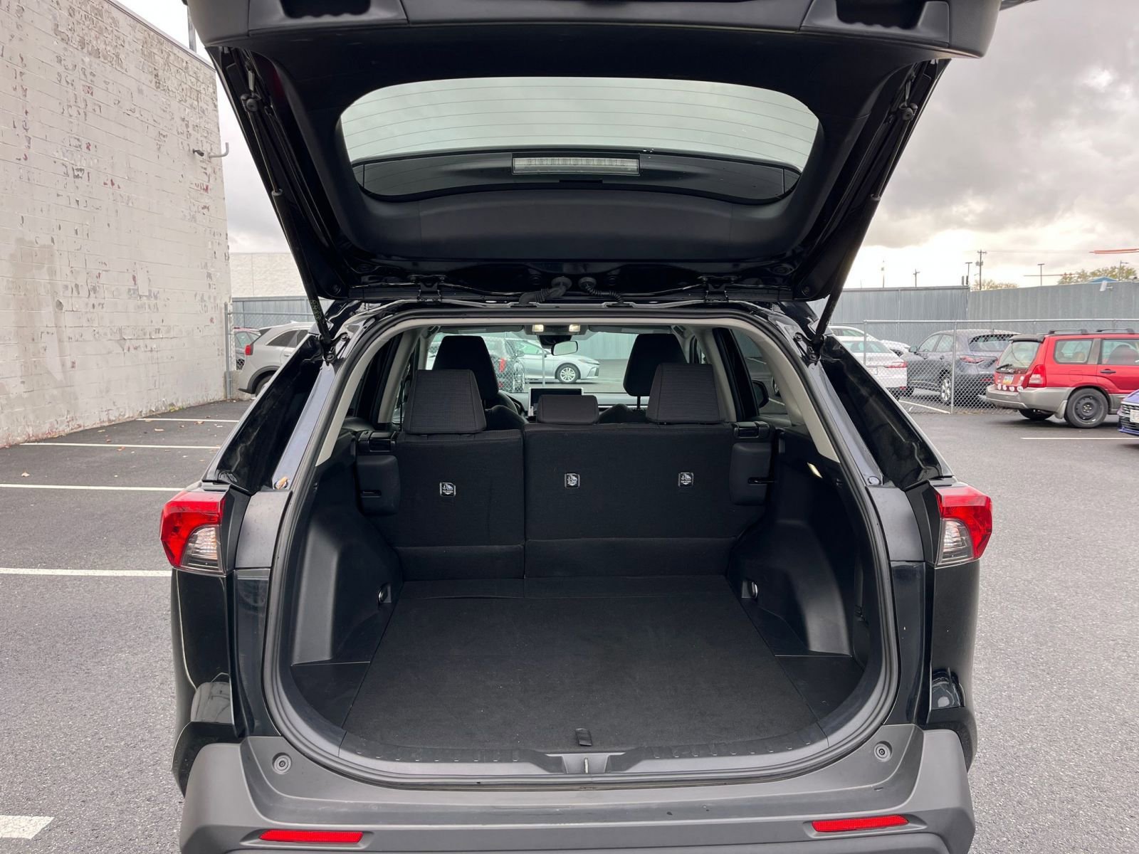 Thumbnail: 2025 Toyota RAV4 - 30