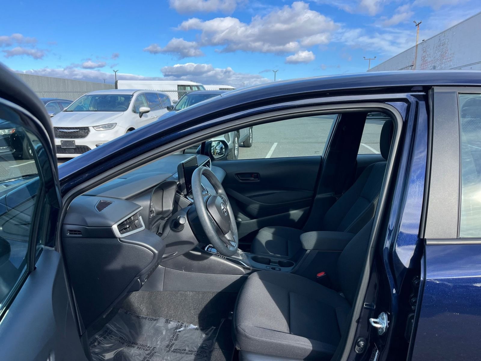 Thumbnail: 2025 Toyota Corolla - 25