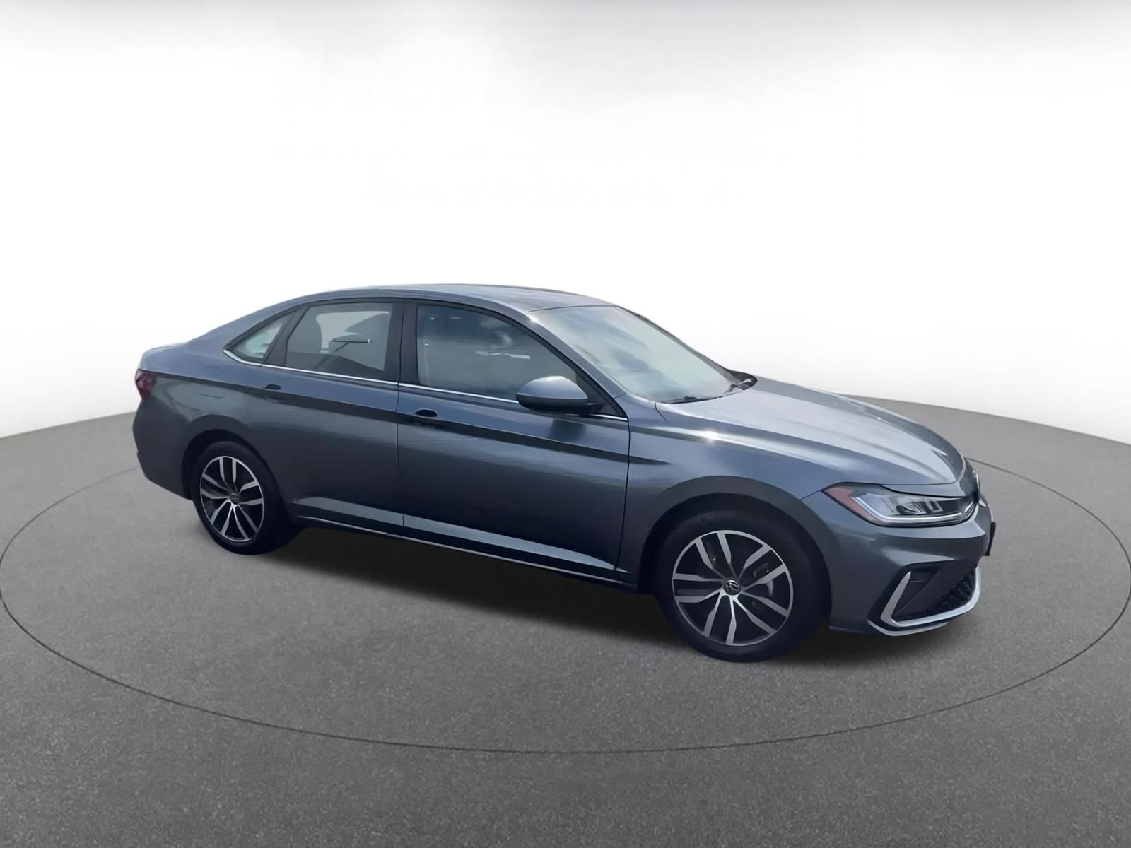 Thumbnail: 2025 Volkswagen Jetta - 2